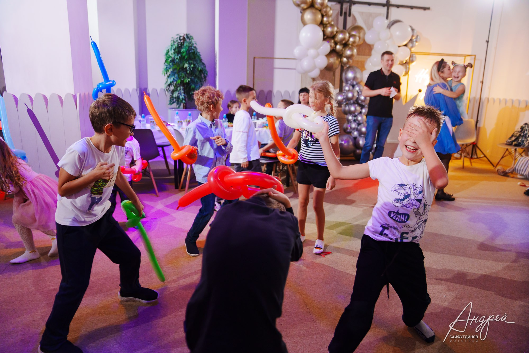 День Рождения Лёши. Лофт «Стрелка». Свадебный и семейный фотограф в Ростове-на-Дону. Андрей Сайфутдинов