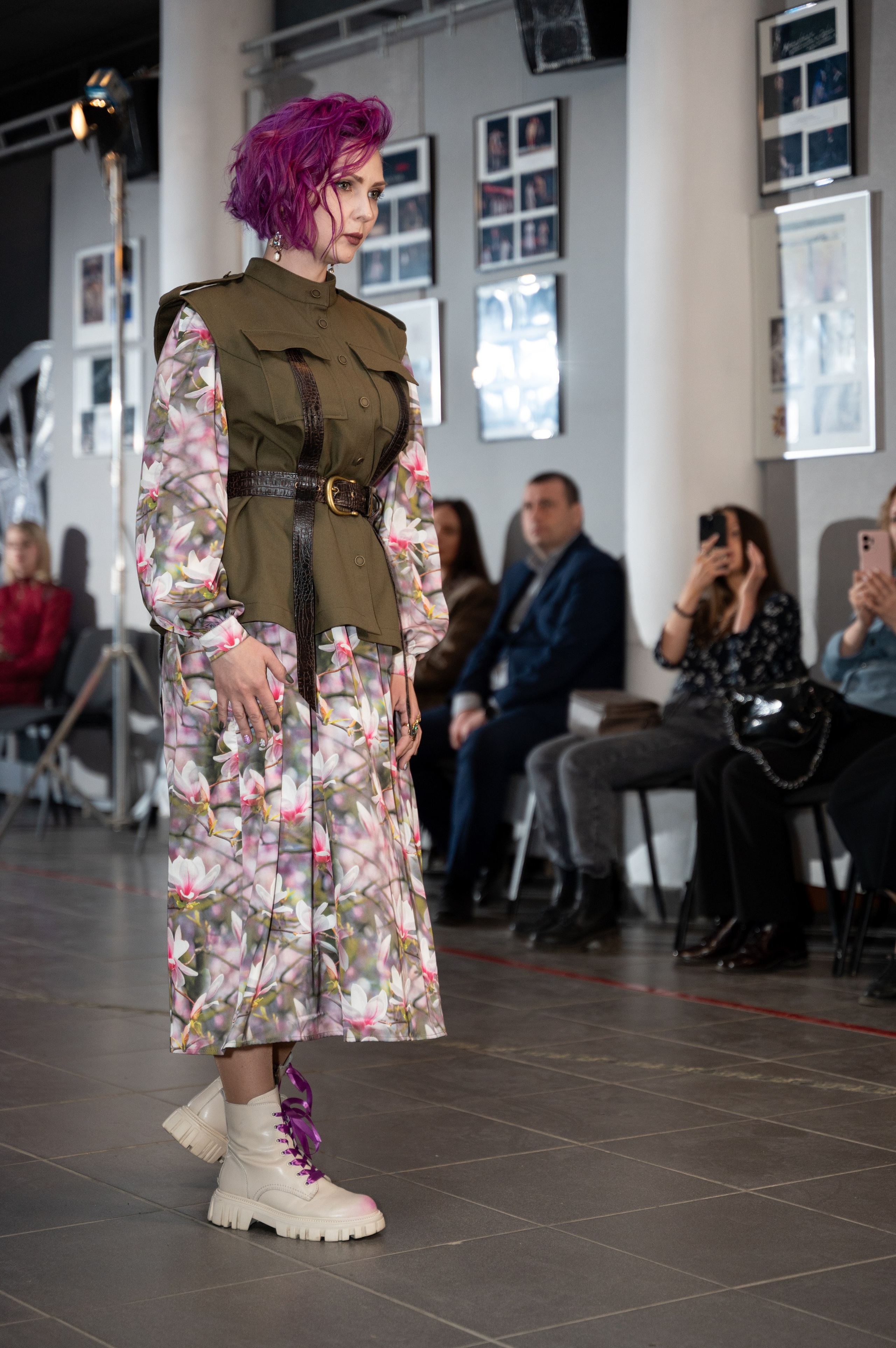 Закрытый показ милитари «Своя трансформация» дизайнера Юлии Бойченко | 24.04.2025. Фотограф в Омске Елизавета Кириллова