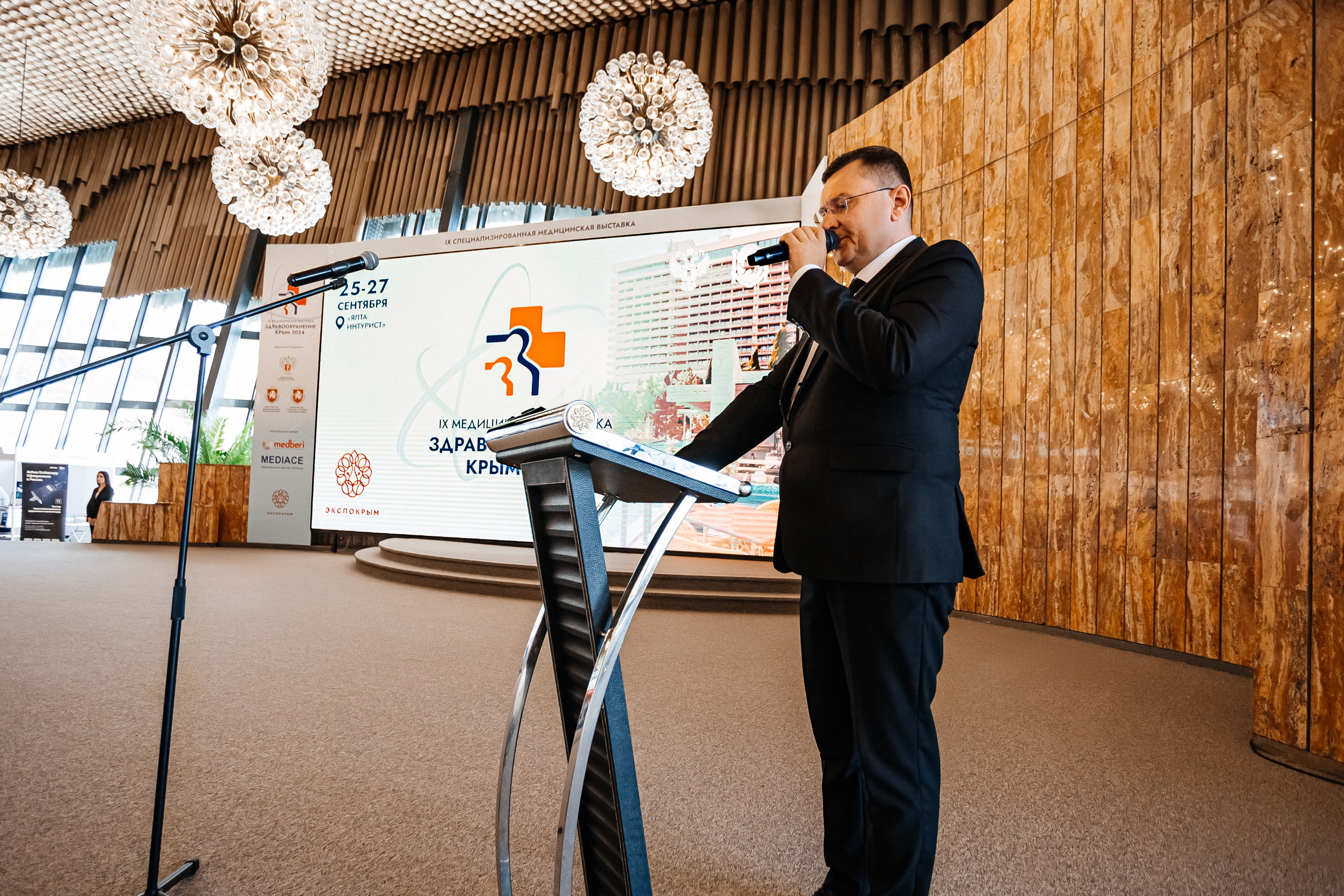 ЭКСПО КРЫМ. IХ Международная специализированная медицинская выставка «Здравоохранение. Крым 2024». Аминов Руслан | Фотограф