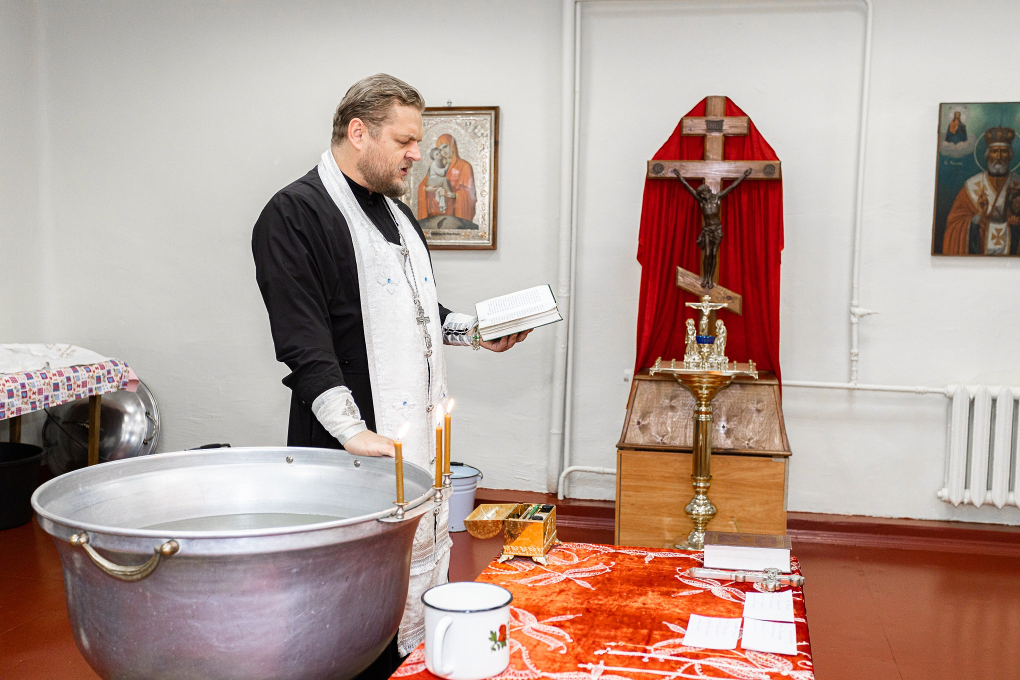 Свадьба, роспись в ЗАГСе, венчание, крещение, выписка из роддома — фотосъёмка. Визуальная упаковка брендов и проектов через фото и видеопроизводство