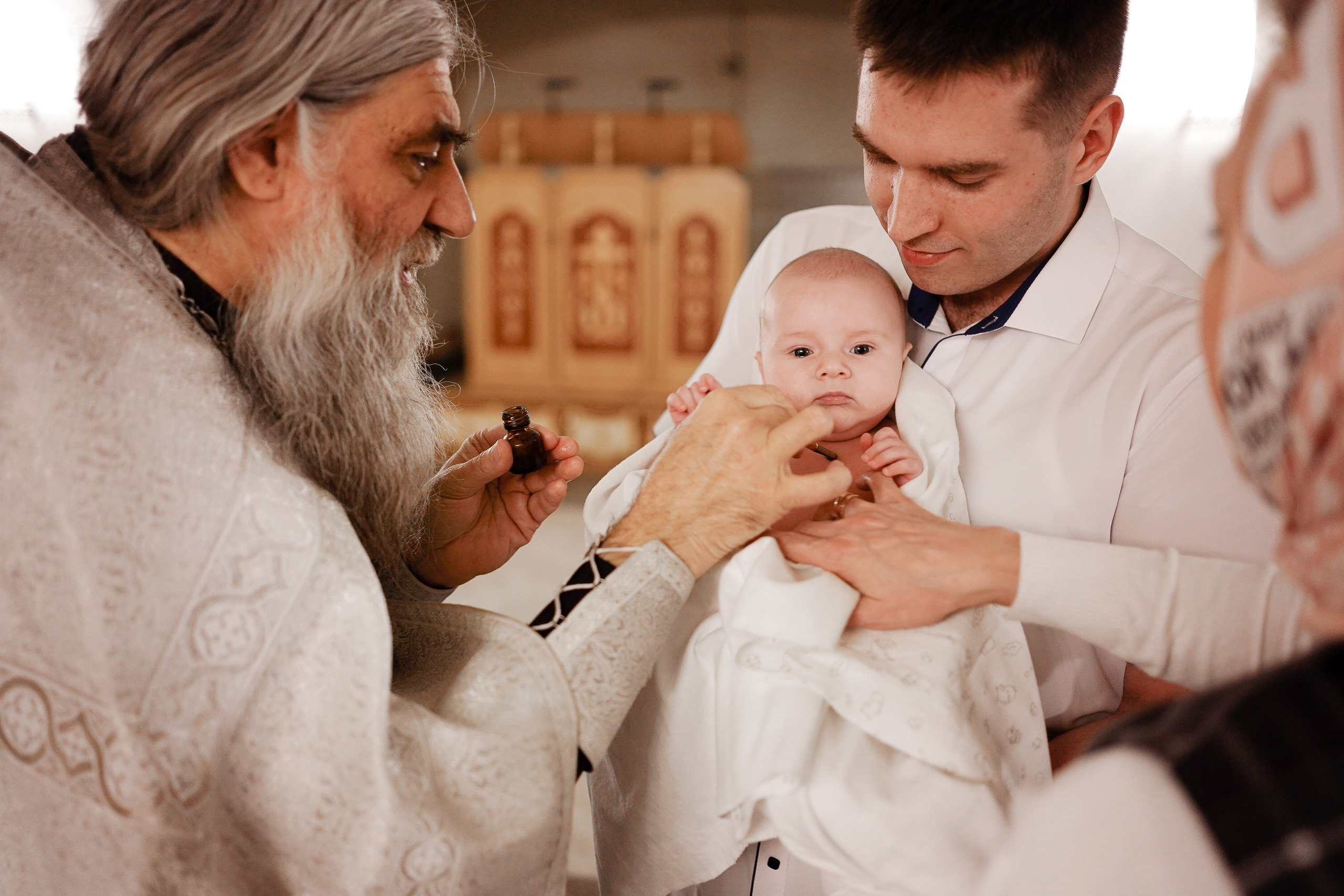 Таинство Крещения в храме Живоначальной Троицы в Троицке. Семейный и детский фотограф в Москве Екатерина Офицерова