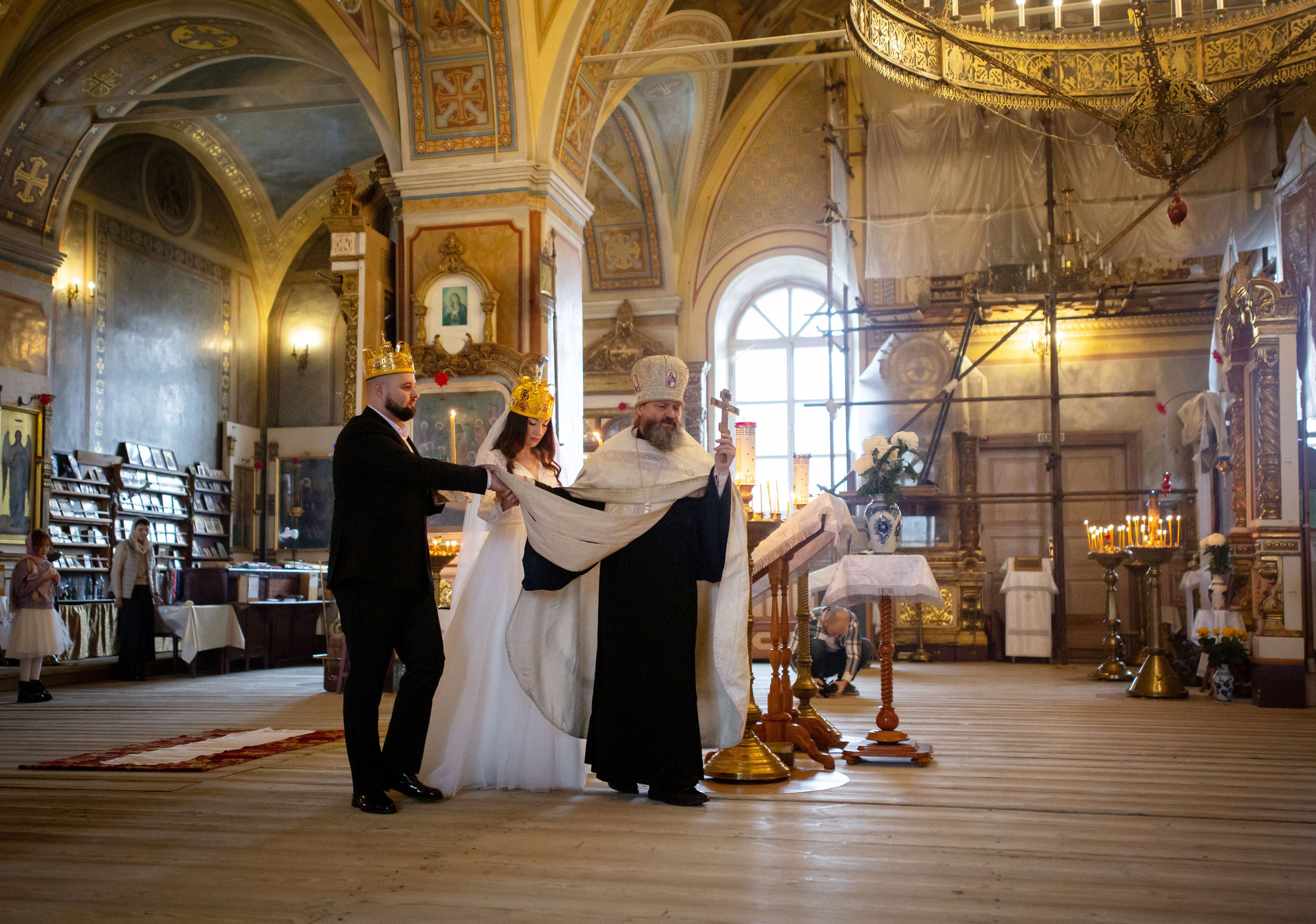 Венчание Дмитрий и Елена Воскресенский храм. Семейный и детский фотограф Анна Петракова