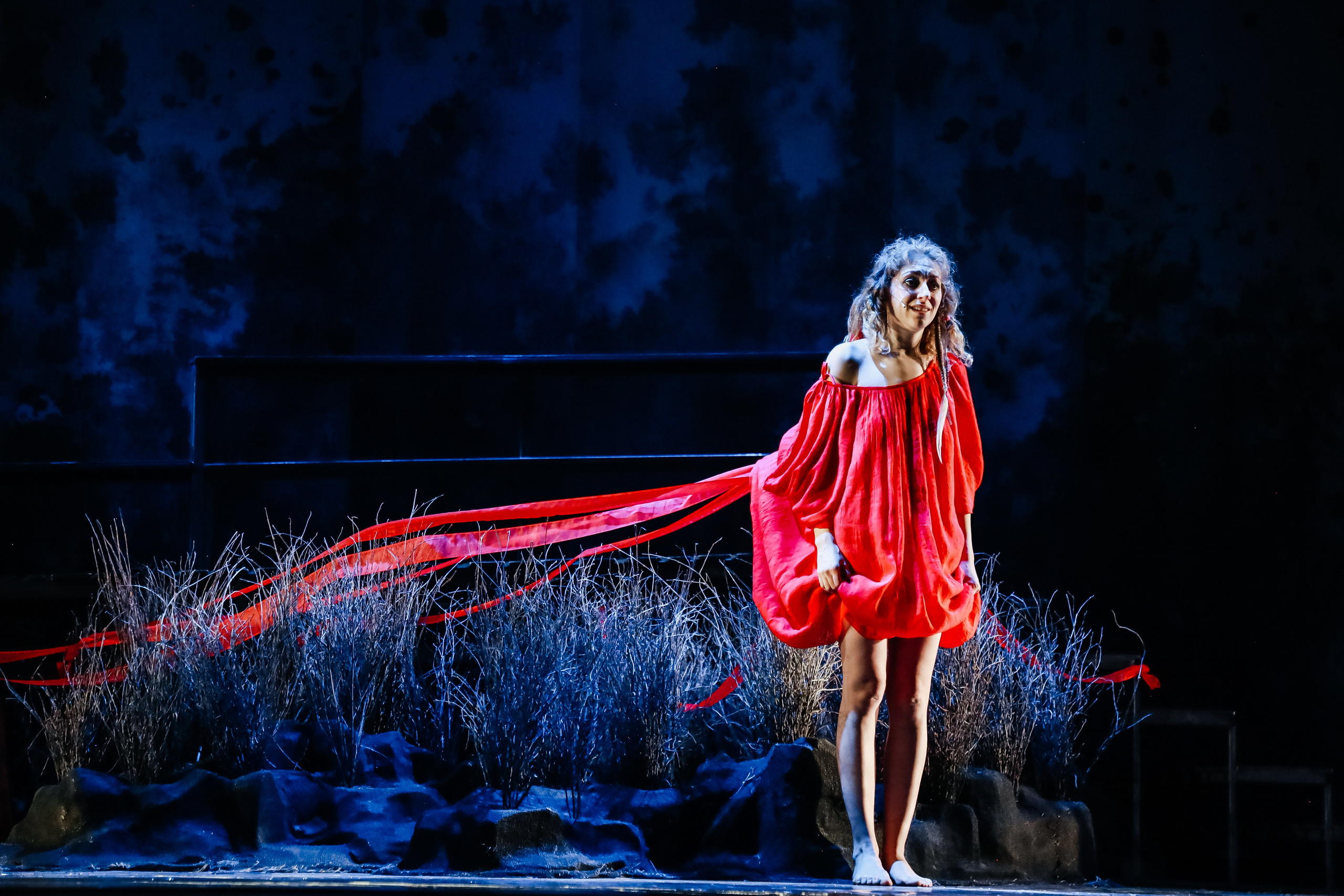 «Яга». Молодежный театр Алтая им. В. С. Золотухина. Режиссёр Дарья Догадова. Фоторепортаж. Театральная фотосъёмка