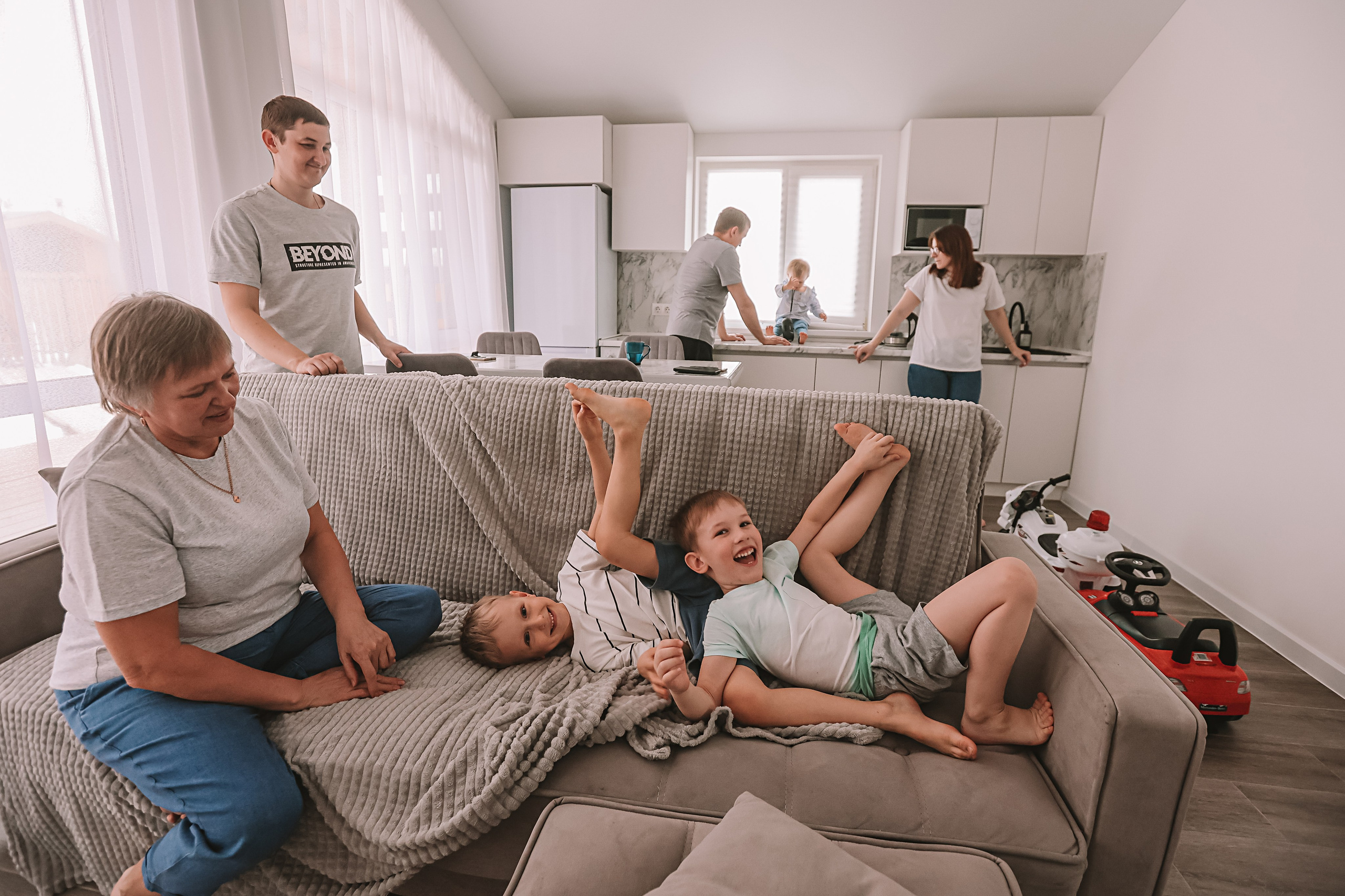 Семейная в домике (репортаж). Семейный фотограф Тюмень, фотограф на роды Салмина Мария