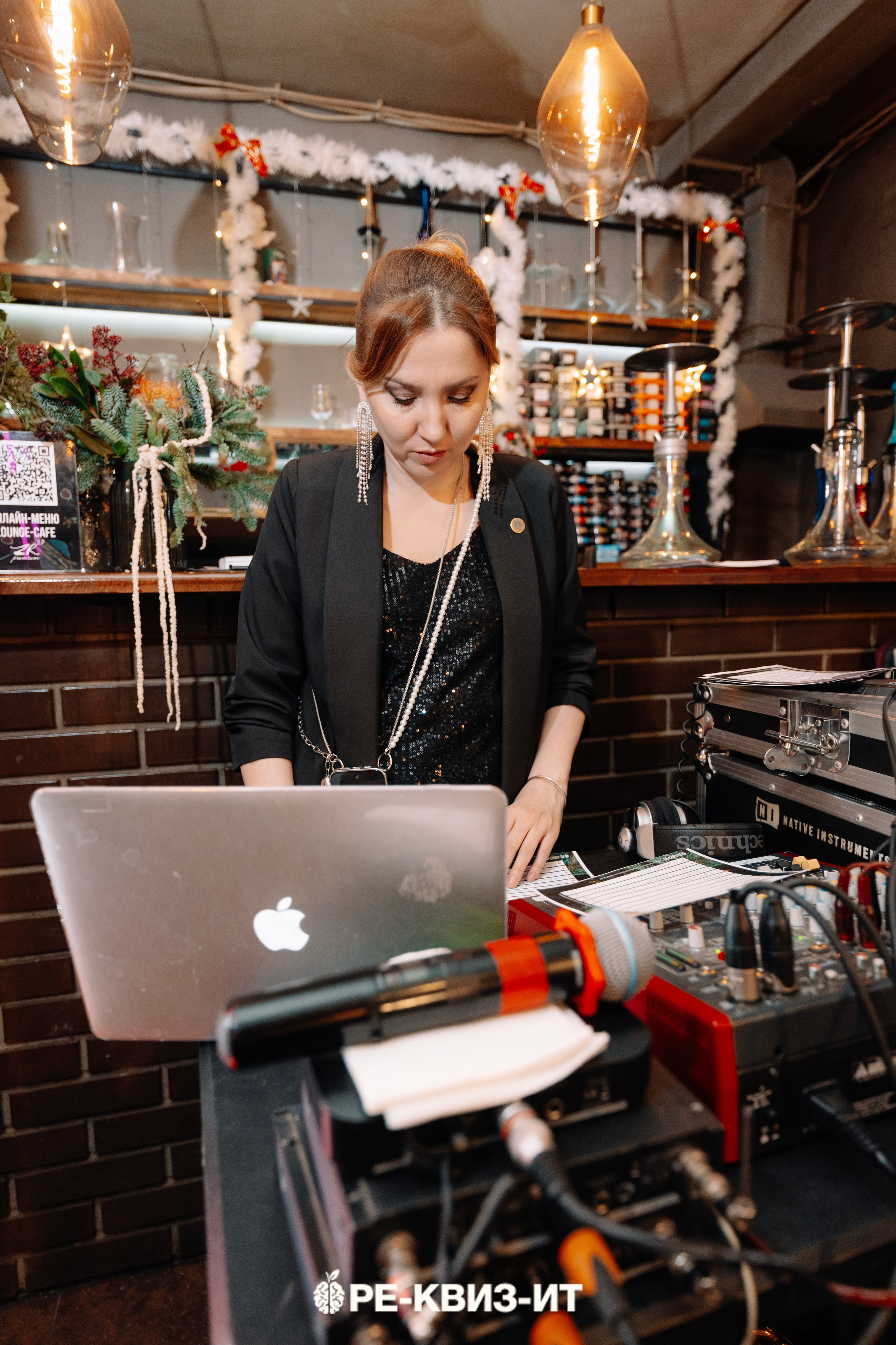 Реквизит — квиз в Зеленодольске и Волжске ZR cafe. Свадебный фотограф в Казани, и Зеленодольске Радик Мухаметов