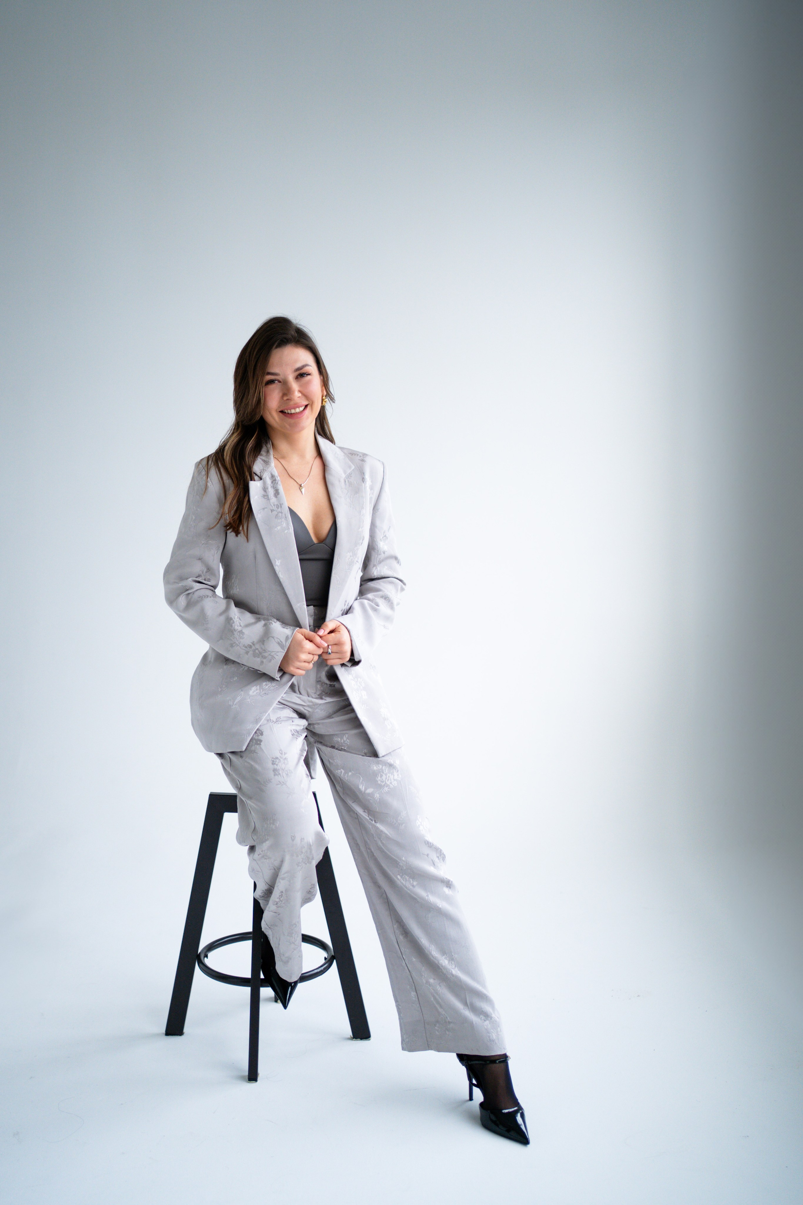 Professional portraits. I’m Julia Idamzhapova, a photographer based in Lisbon, creating natural and timeless images
