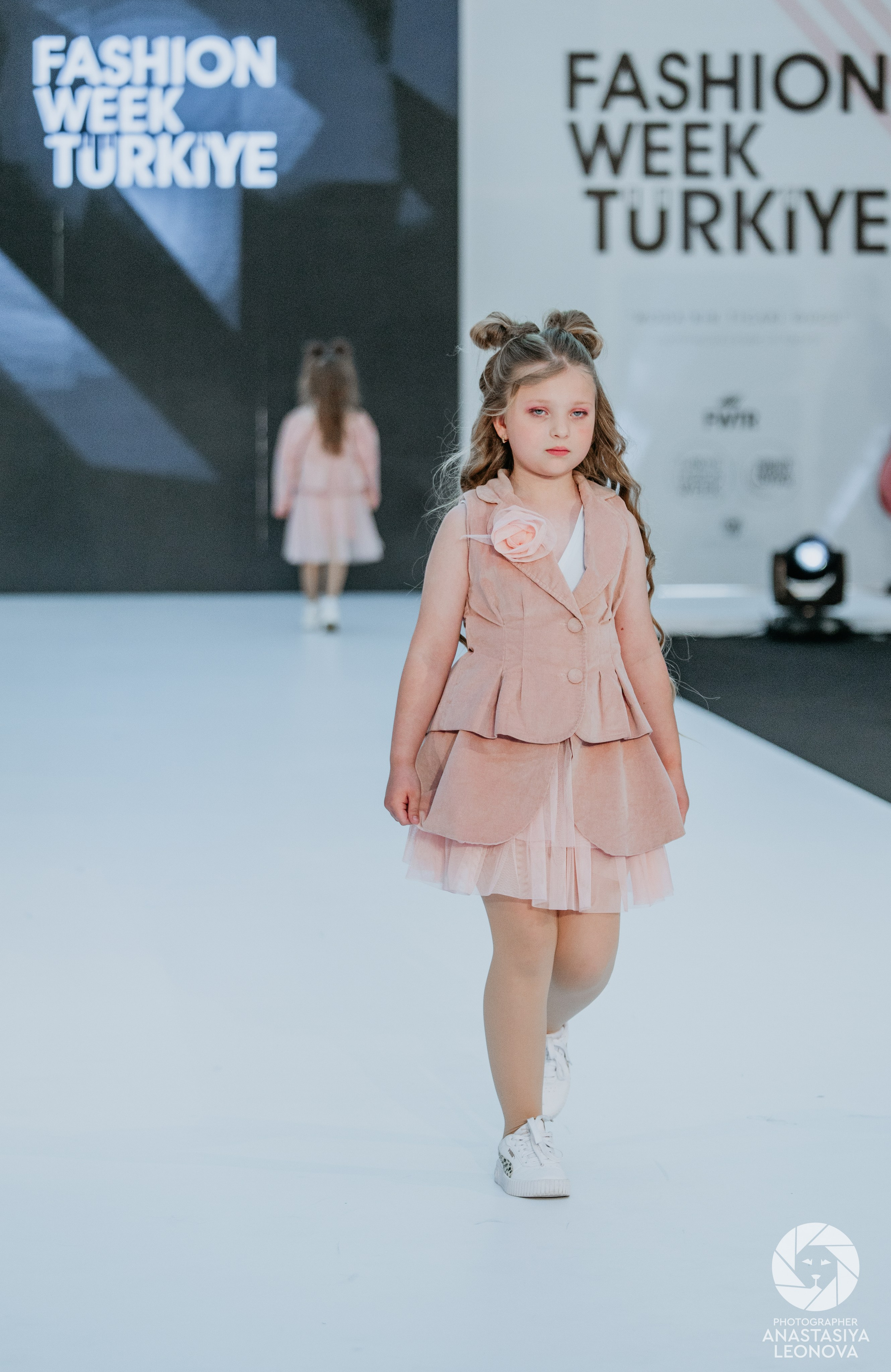 Fashion Week Türkiye [spring, 2025]. Anastasia Leonowa