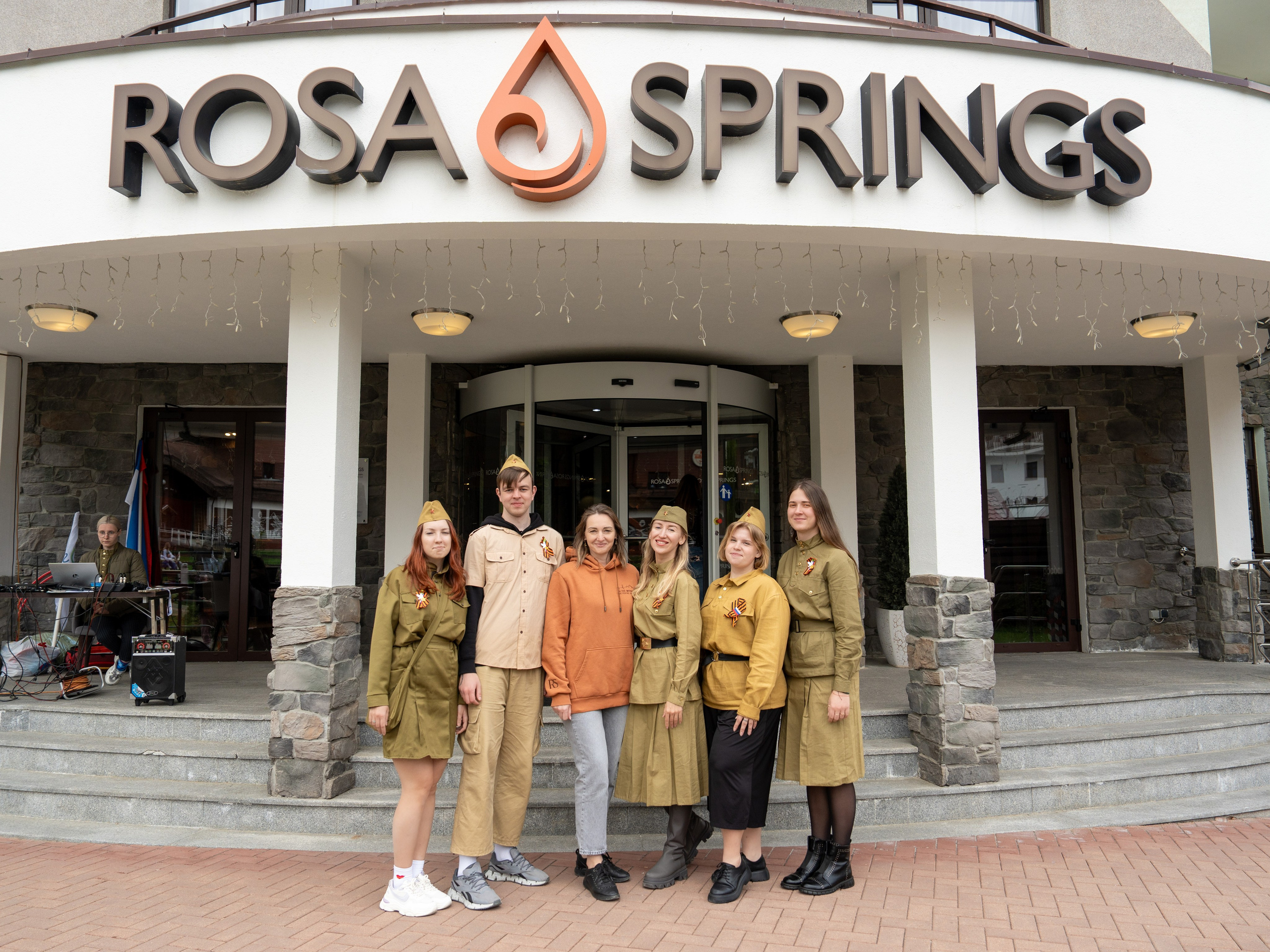 Шествие бессмертного полка 9 мая 2024 Rosa Springs. Репортажный фотограф в Красной Поляне и Сочи Павлюченко Екатерина