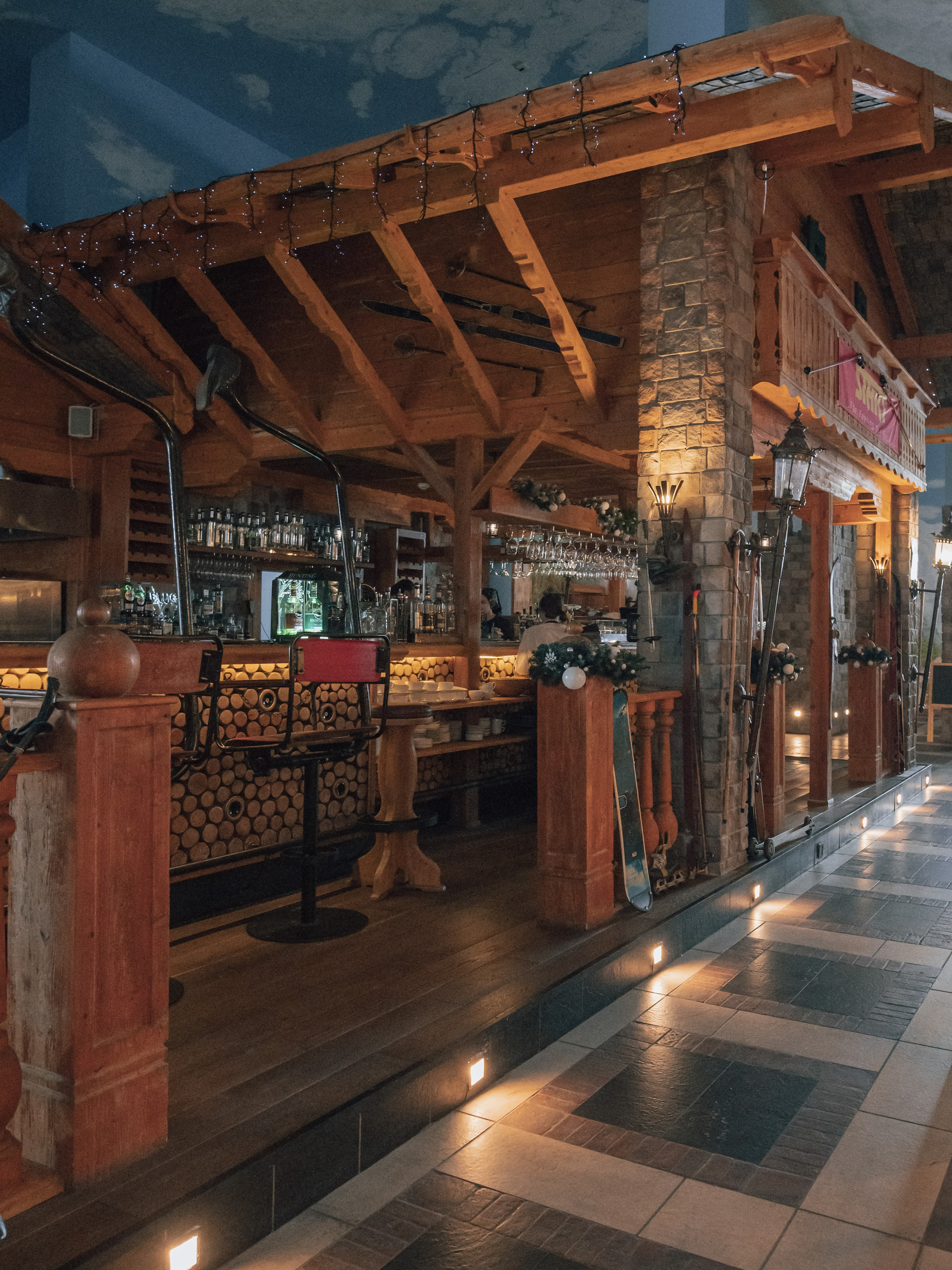 Ресторан «Шале» на курорте Газпром Поляна. Репортажный фотограф в Красной Поляне и Сочи Павлюченко Екатерина