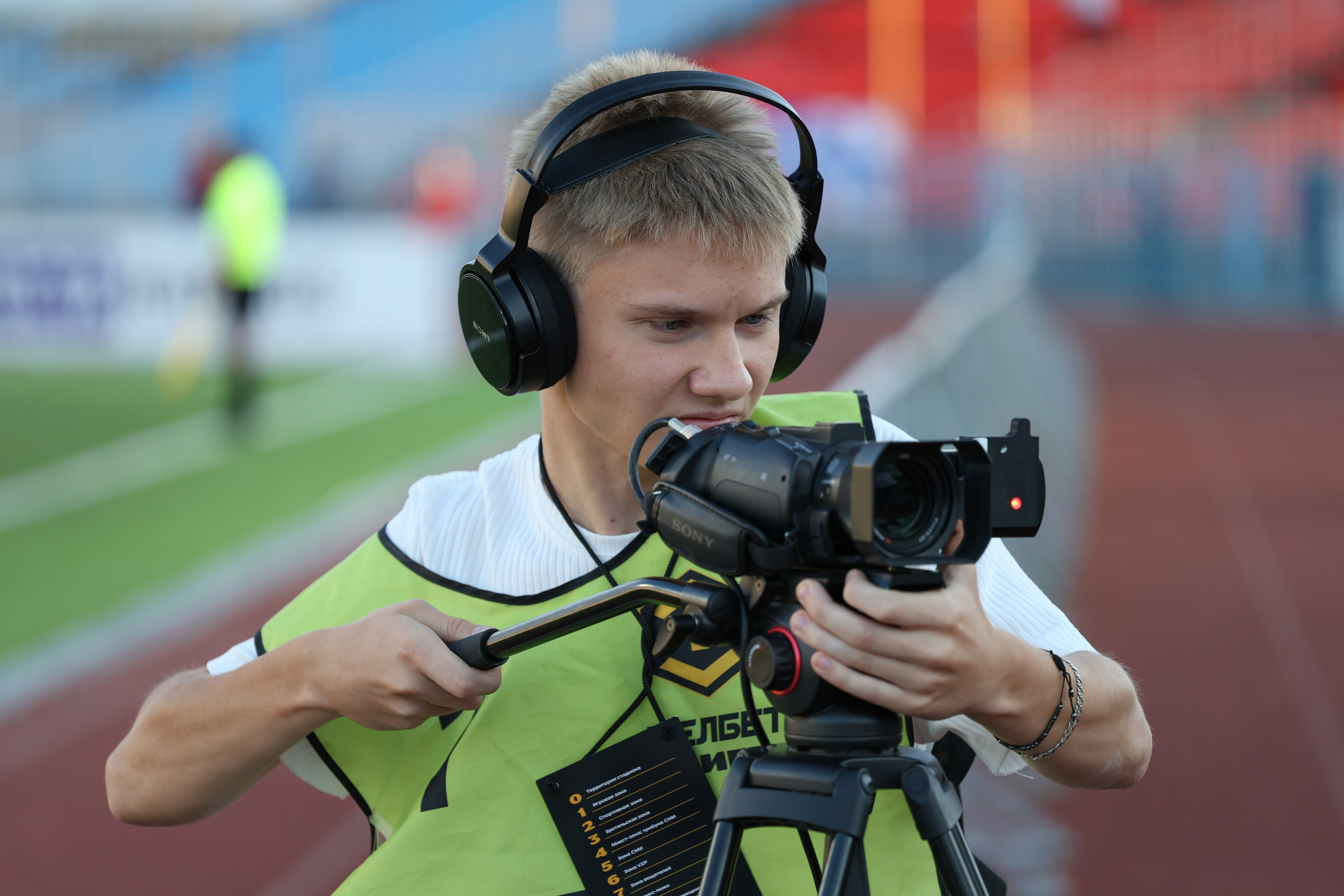 Фото футбольных матчей Первая лига ФНЛ. Фотограф Дмитрий Алексеев