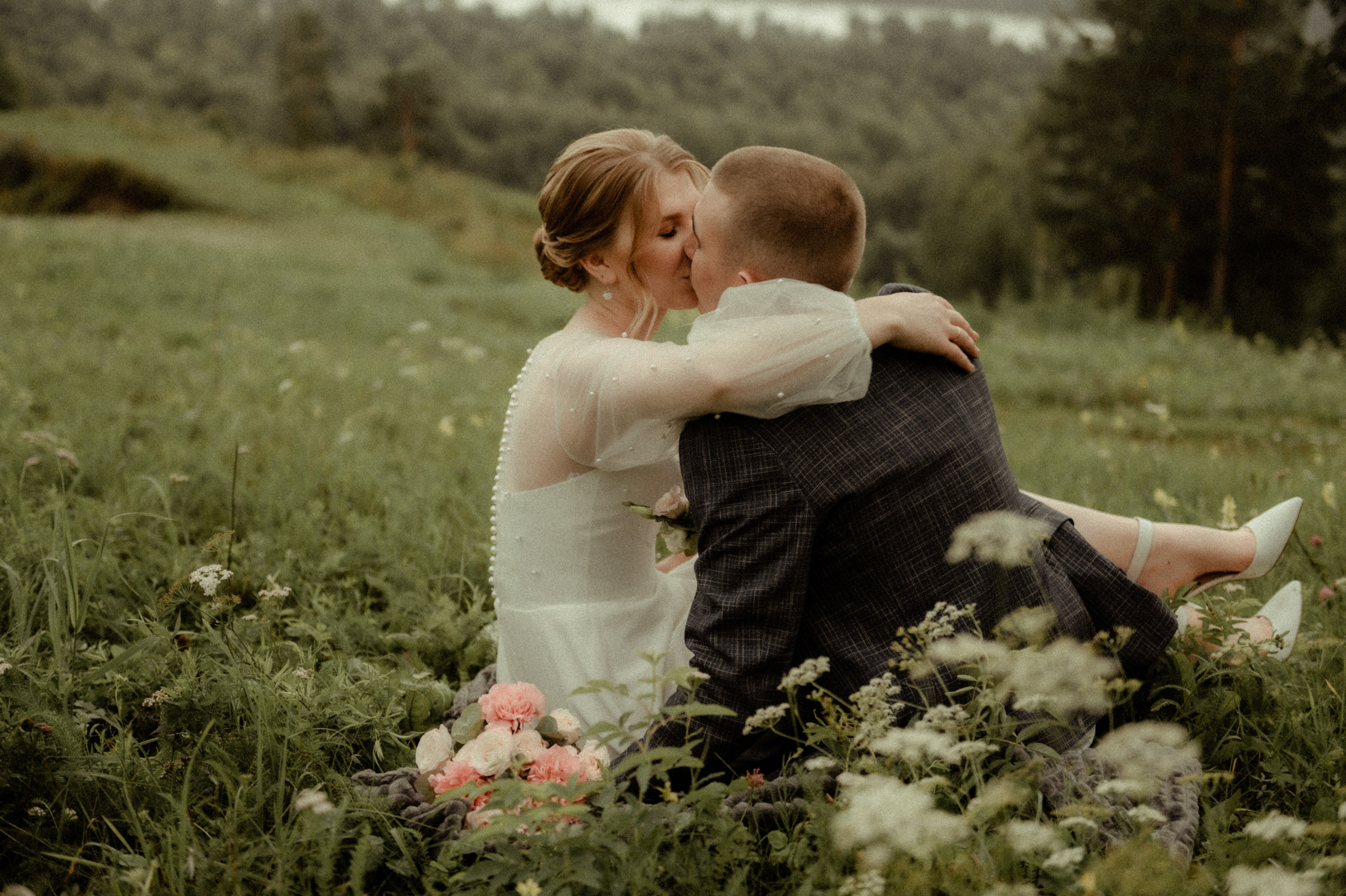 Свадебные фотографии. Фотограф в Барнауле Дарья Бутурлакина. Люби.Цени.Касайся