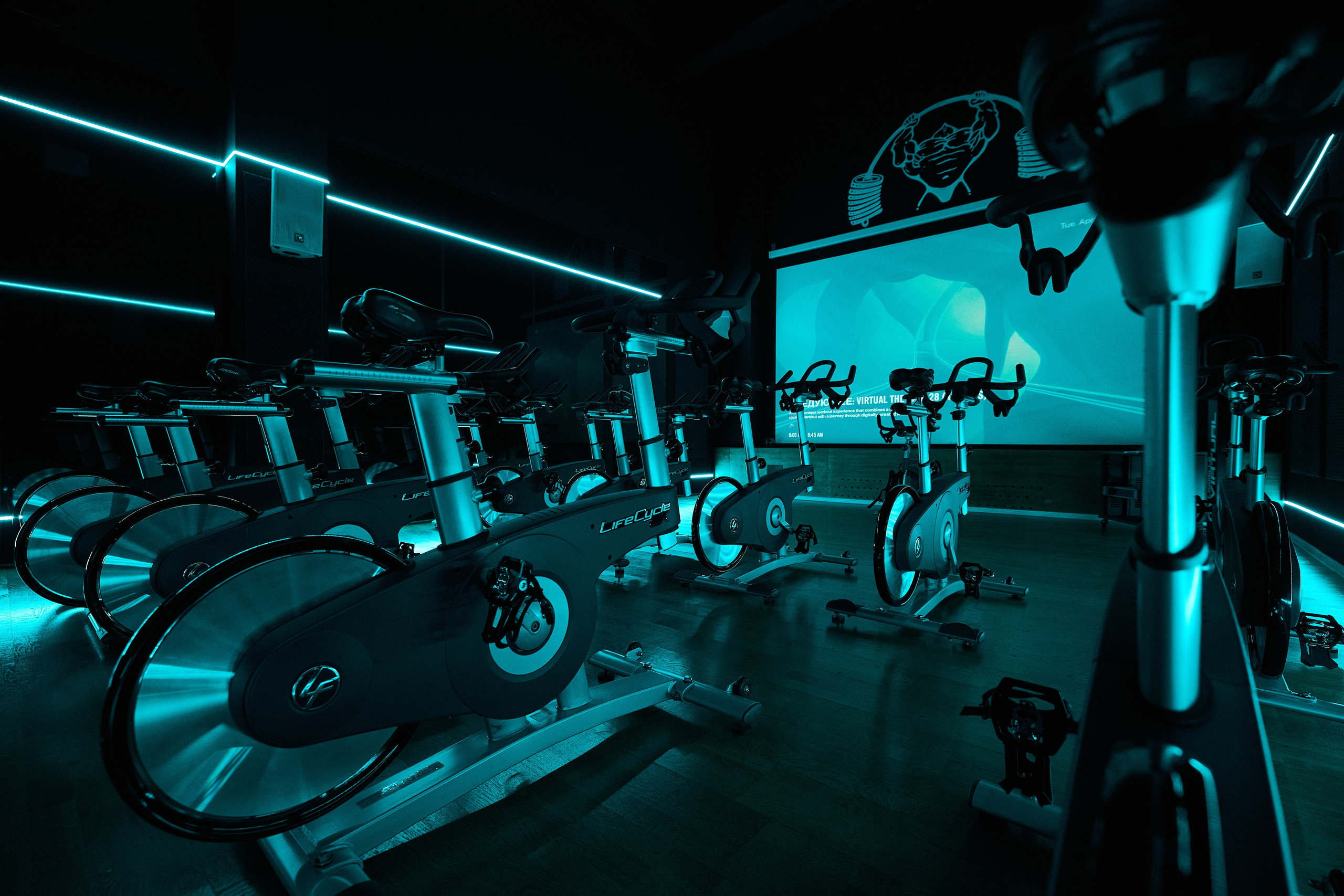 Интерьерная съёмка фитнесс клубов и спортивных площадок. КонТайм: профессиональная съемка для организаций