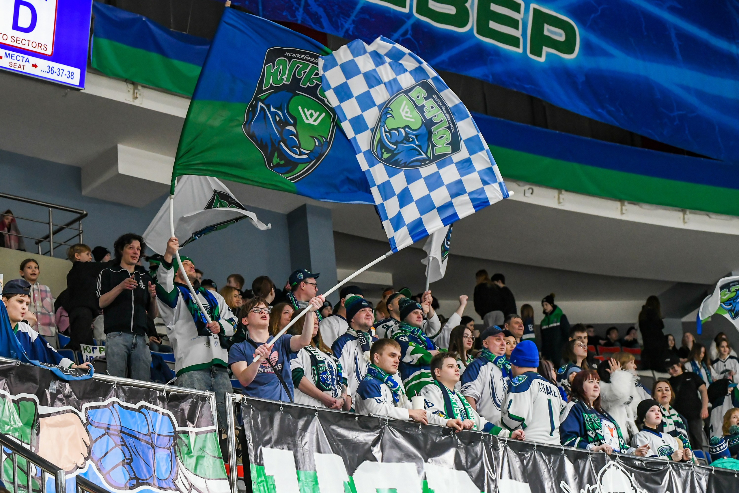 Матчи регулярного чемпионата ВХЛ. Фотограф в Ханты-Мансийске Евгений Жуланов
