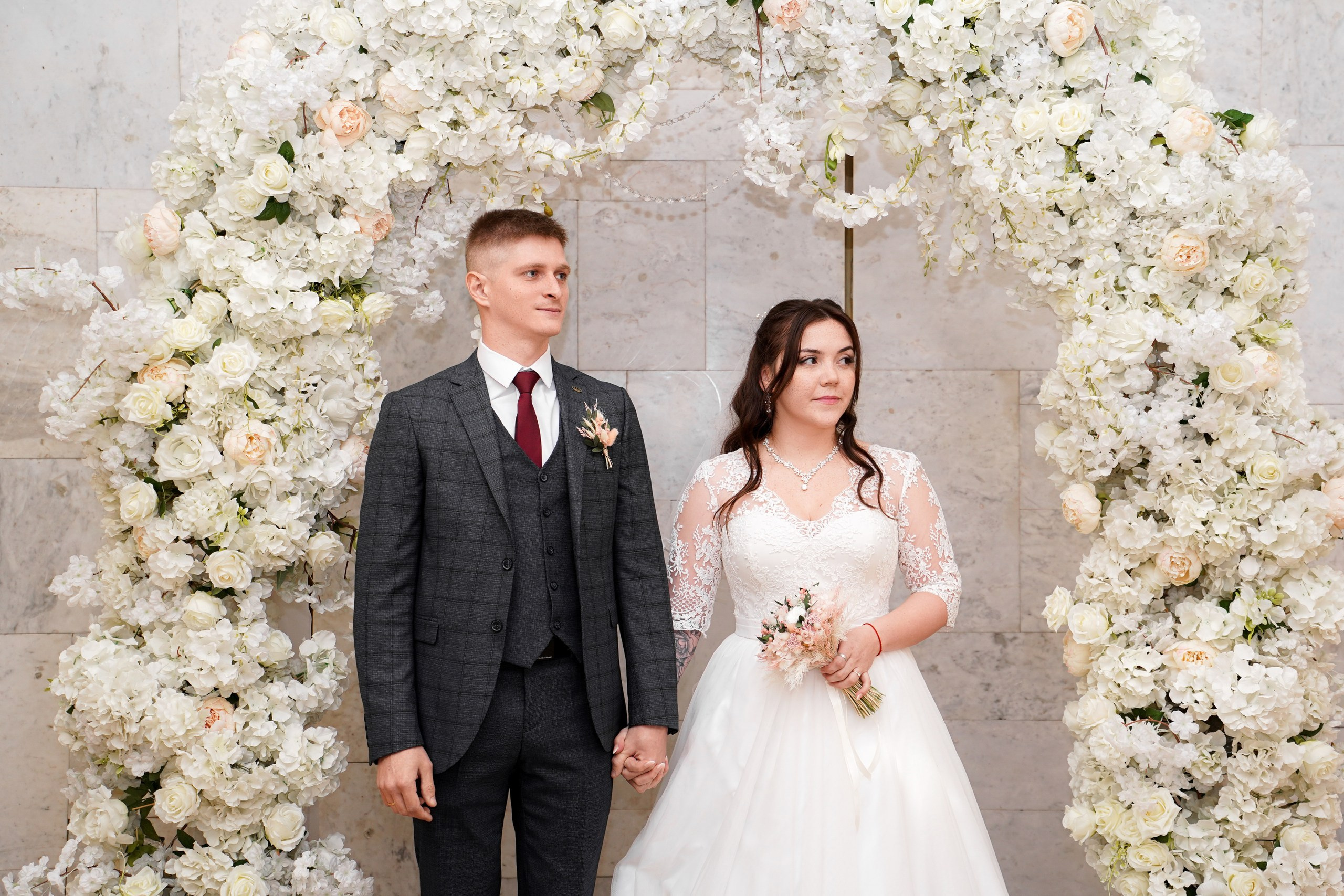 Свадебная фотосессия в Кировском ЗАГСе в Ростове-на-Дону. Фотограф Алёна Чёботова. Свадебный фотограф в Ростове-на-Дону. Таинство Крещения и Венчания, семейные фотосессии. Алёна Чёботова