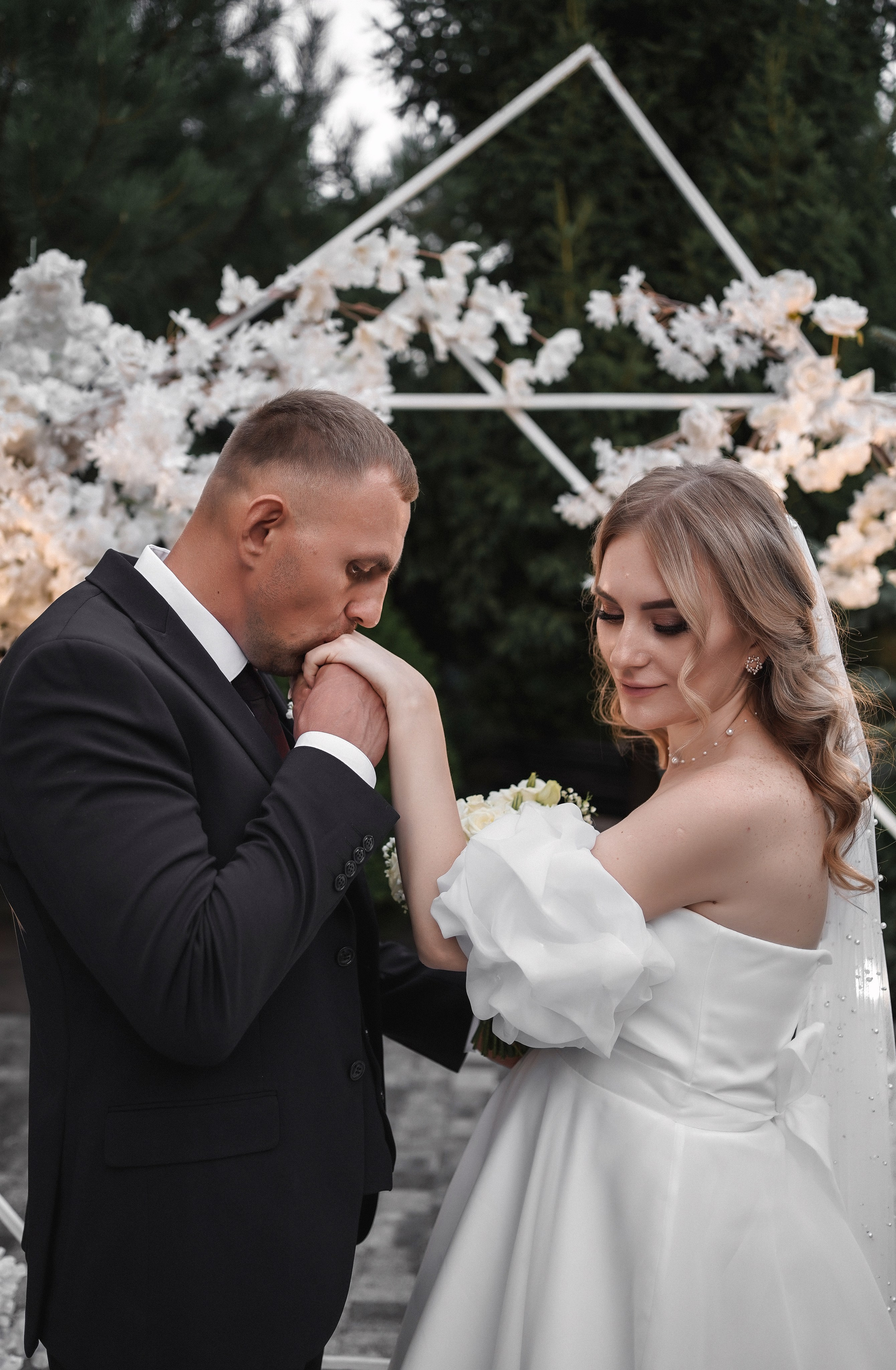 Фотосессия в ресторане Голубое озеро. Фотограф Ростов-на-Дону. Константин и Алёна. Свадебный фотограф в Ростове-на-Дону. Таинство Крещения и Венчания, семейные фотосессии. Алёна Чёботова