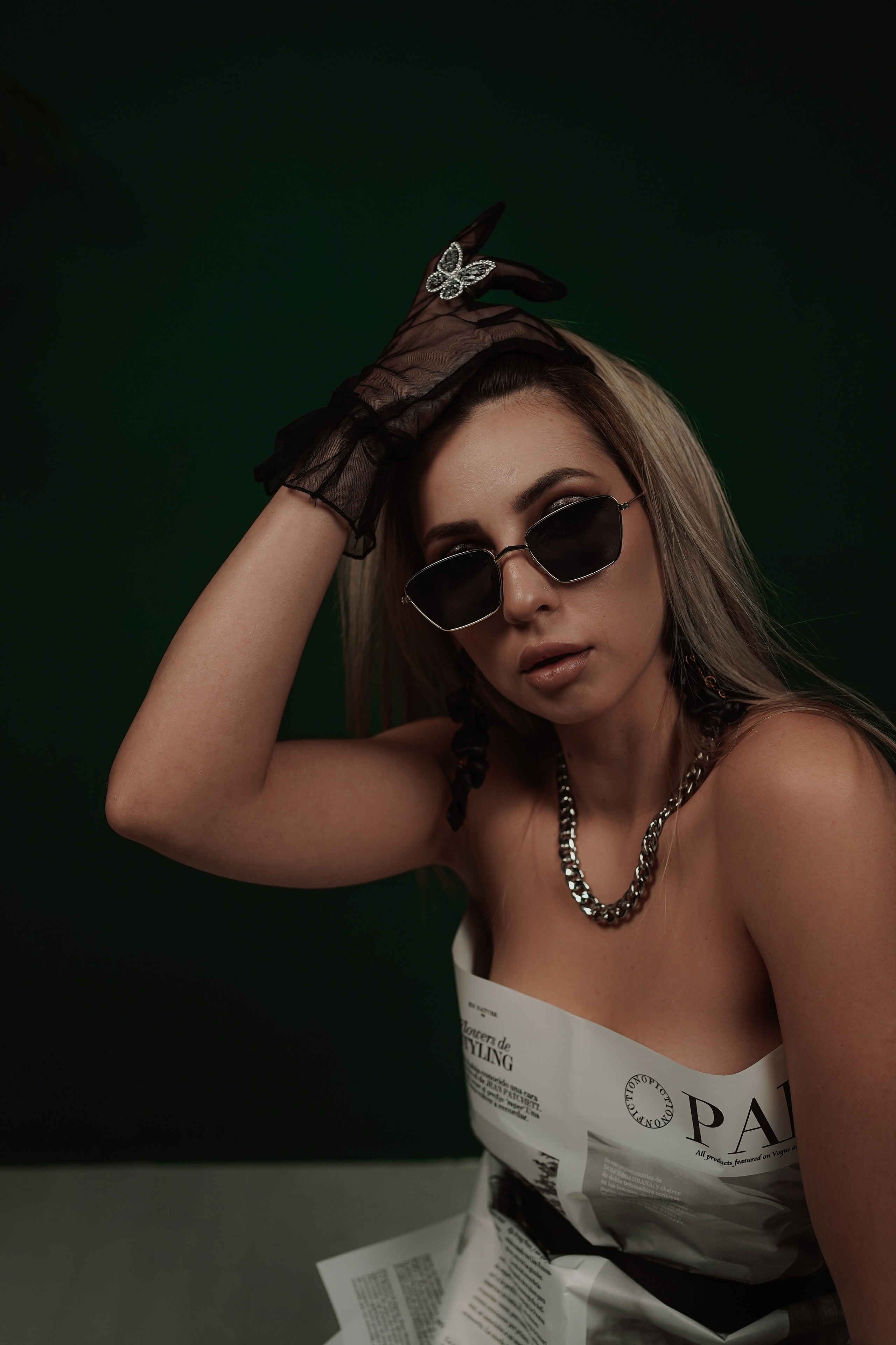 Фотостудия Рафинад. Женский фотограф Новочеркасск, Ростов-на-Дону, Шахты. Девушка в газете. Свадебный фотограф в Ростове-на-Дону. Таинство Крещения и Венчания, семейные фотосессии. Алёна Чёботова