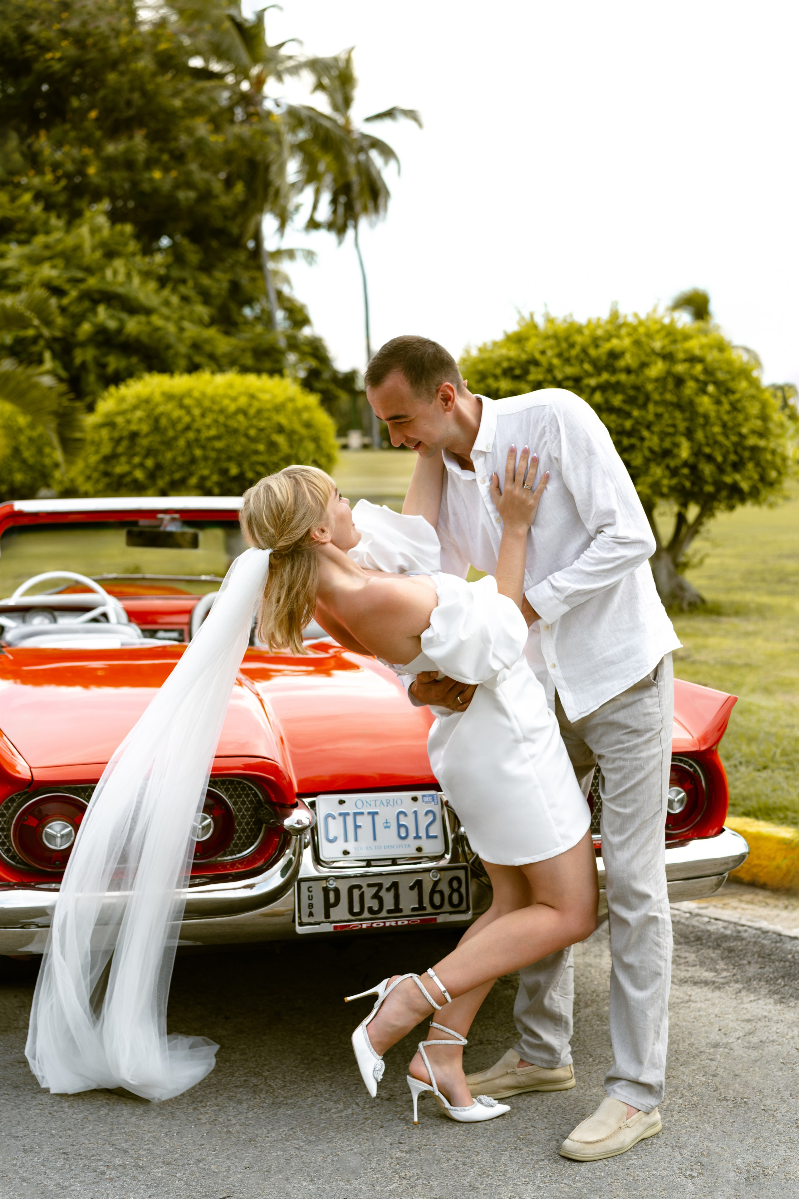 Леонид и Анжелика. Главная