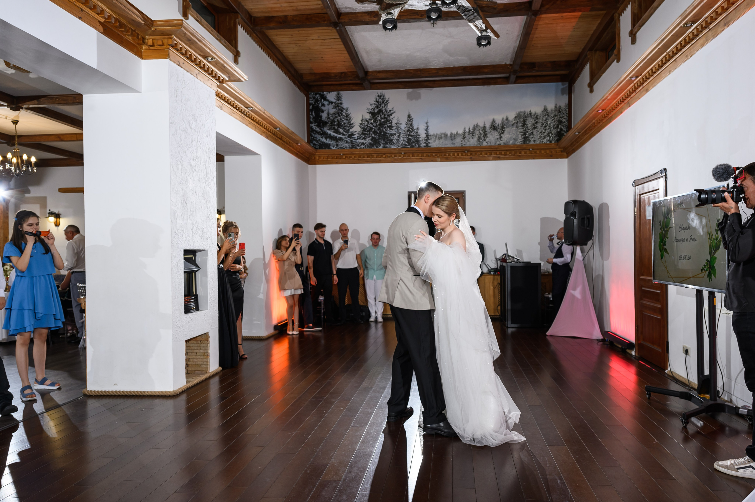 Свадебная фотосессия Банкетный зал Замок Монсоро. Свадебный фотограф Москва Юрий Кульман