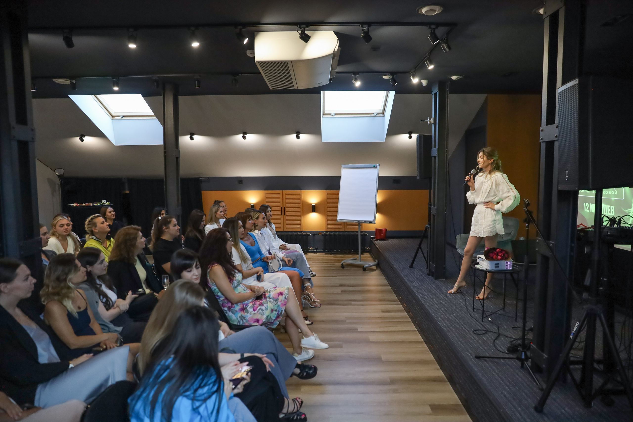 ТРАНСФОРМАЦИОННОЕ ШОУ АННЫ НОВИКОВОЙ 2023. Фотограф мероприятий Ирина Каширина