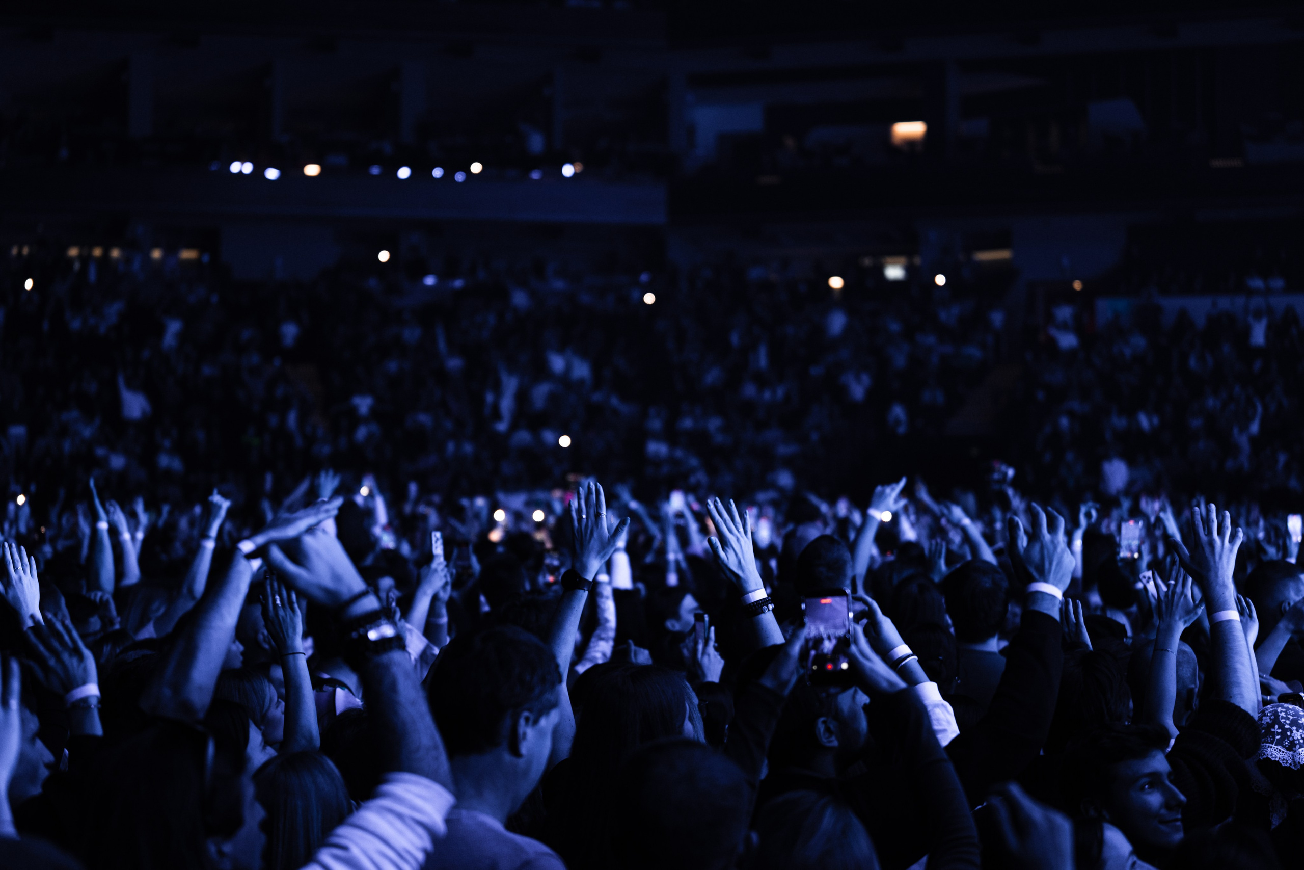 Концерт L'one 19.10.2025 с хором и симфоническом оркестром. Фотограф и видеограф Мария Банщикова, Солнечногорск, Москва