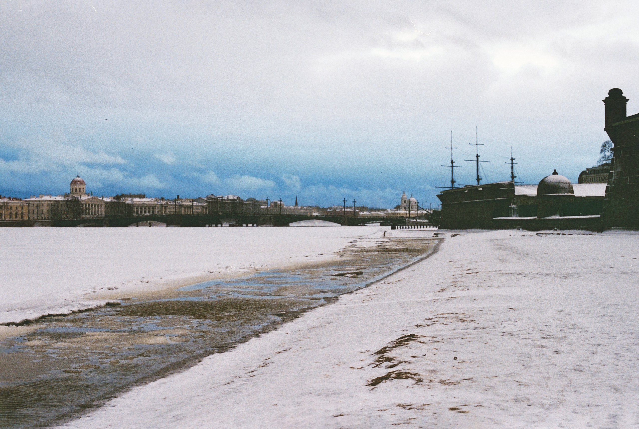 Фотографии цветные. Свадебный и семейный пленочный фотограф в Петербурге Истомина Ирина