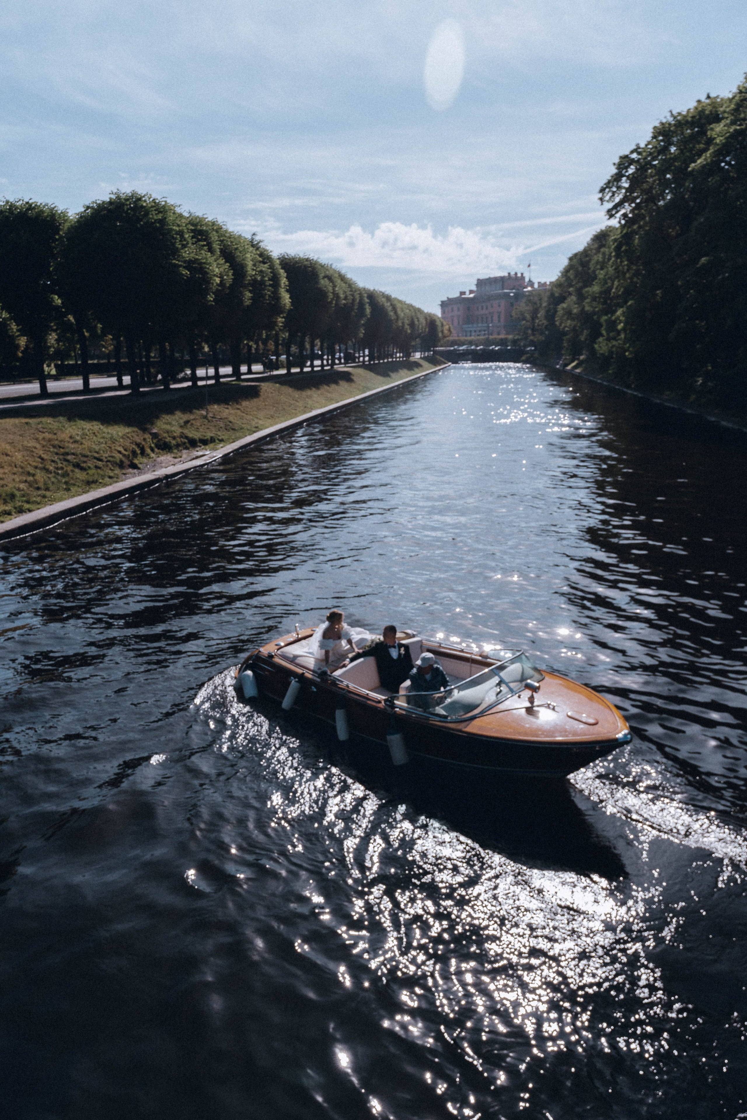 СВАДЕНБНАЯ СЬЕМКА НА КАТЕРЕ ПО КАНАЛАМ САНКТ-ПЕТЕРБУРГА И В АКВАТОРИИ НЕВЫ. Профессиональный фотограф, Санкт-Петербург — Виктория Богомолова