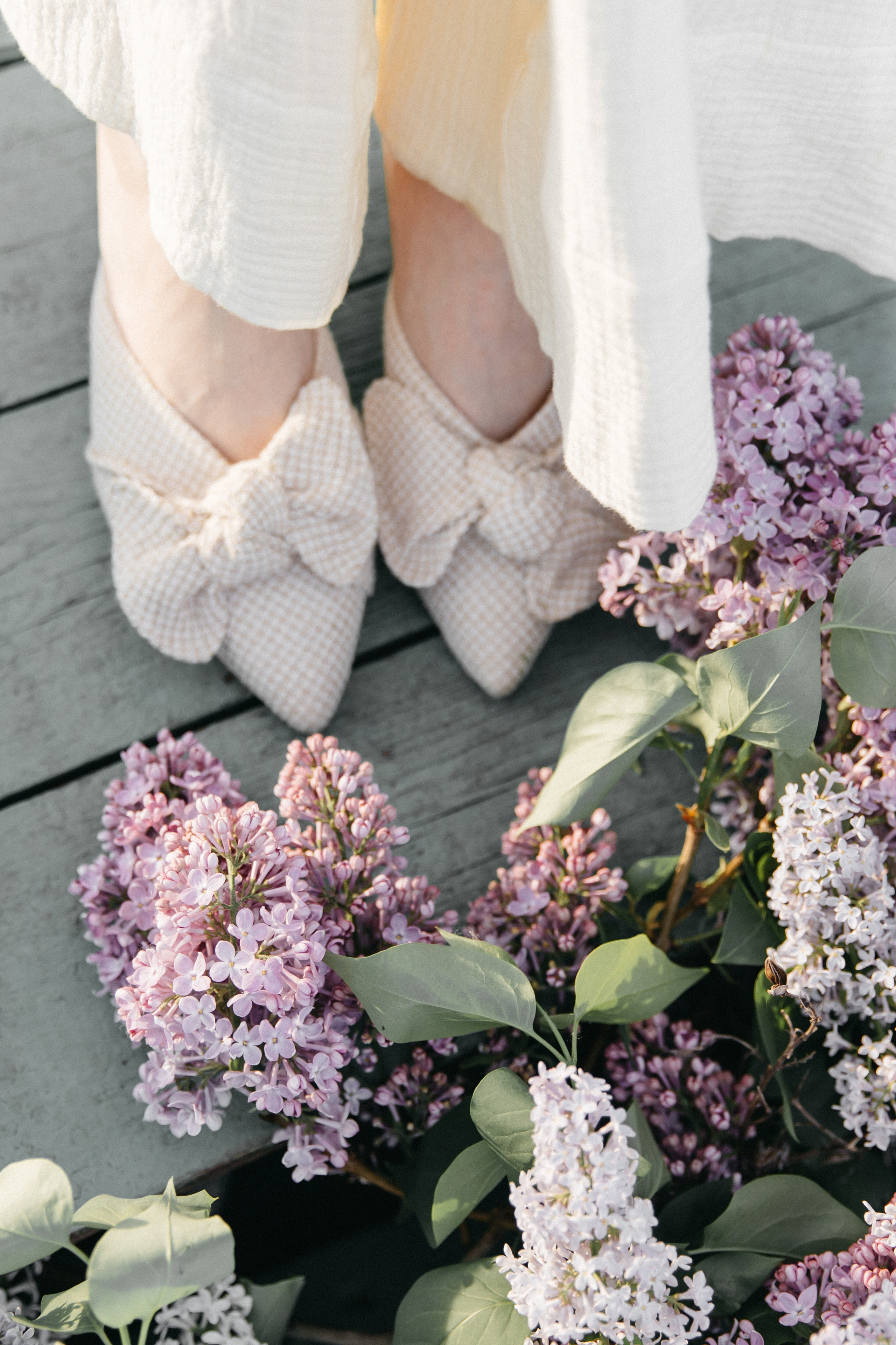 Семейная в лодке с сиренью. Свадебный и семейный фотограф в Москве Холда Тати