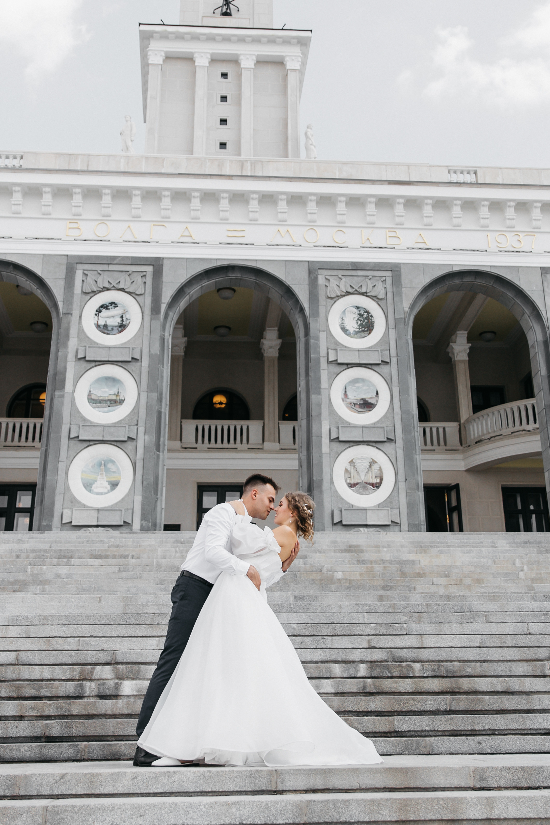 Речной вокзал Катя и Саша. Свадебный и семейный фотограф в Москве Холда Тати