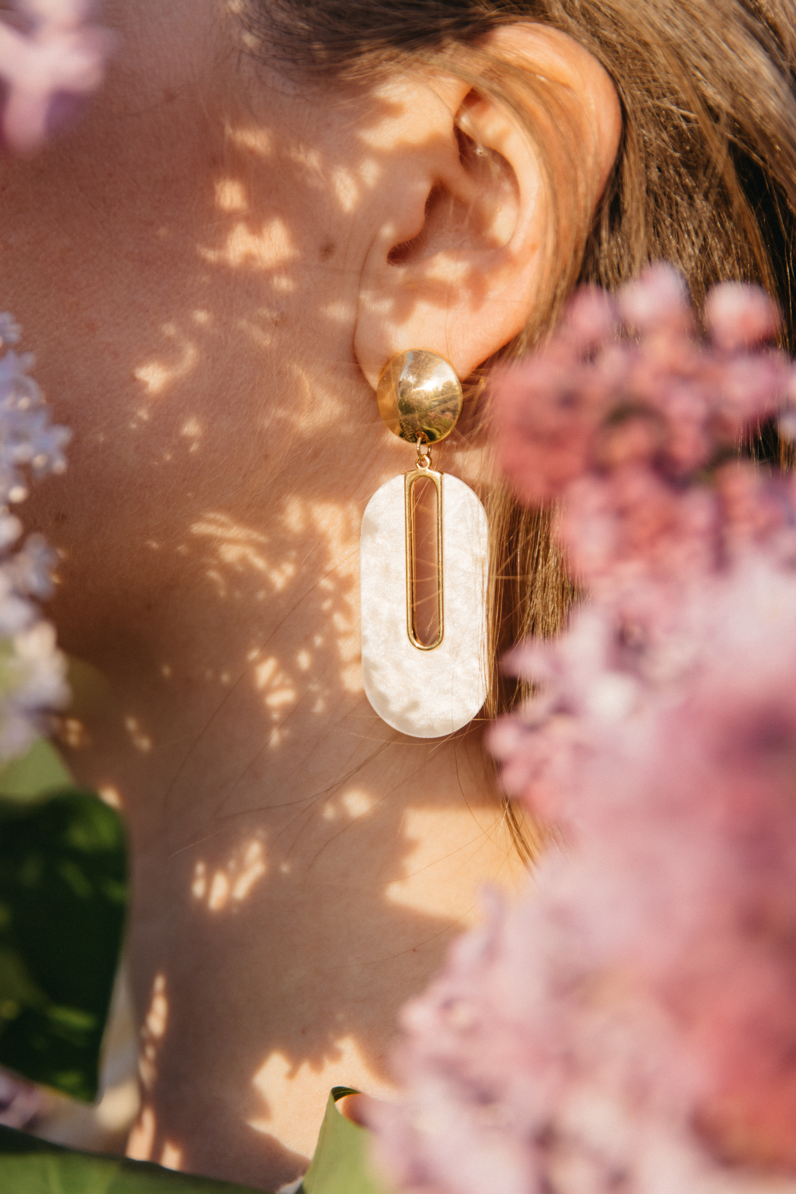 Предметная фотосессия сережек для инстаграм