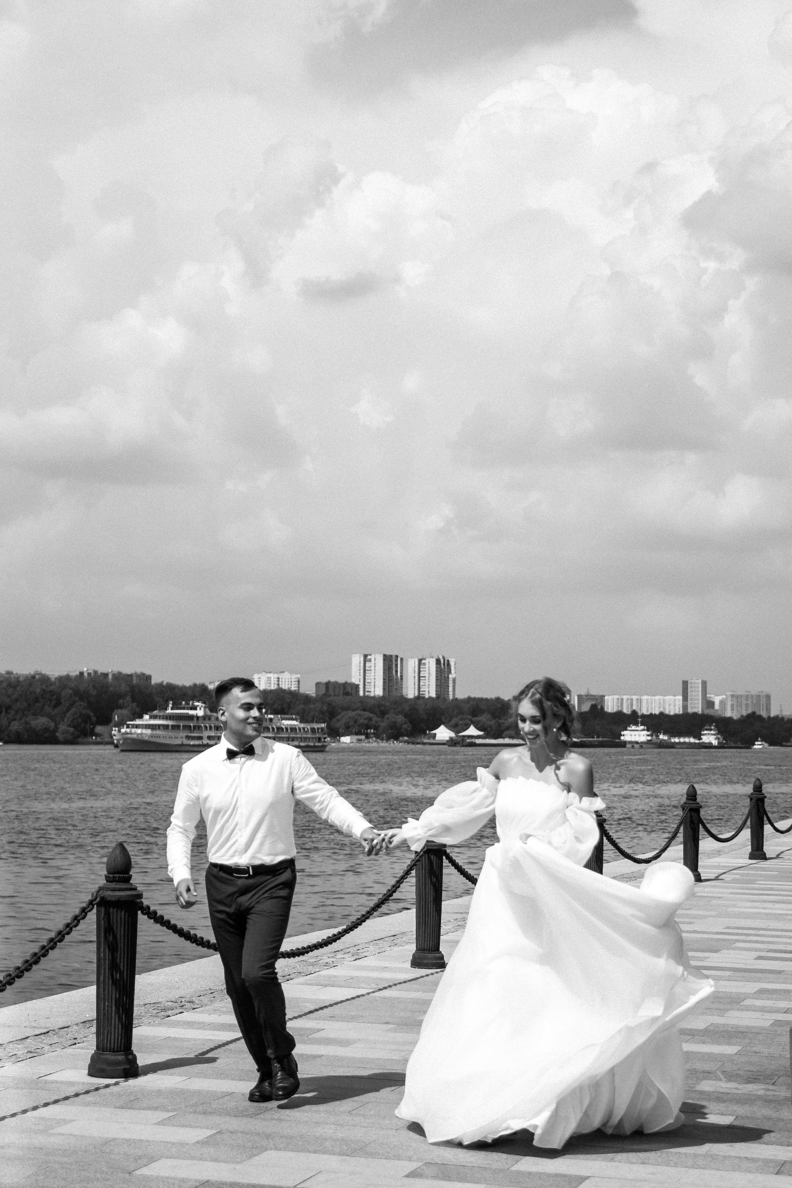 Речной вокзал Катя и Саша. Свадебный и семейный фотограф в Москве Холда Тати