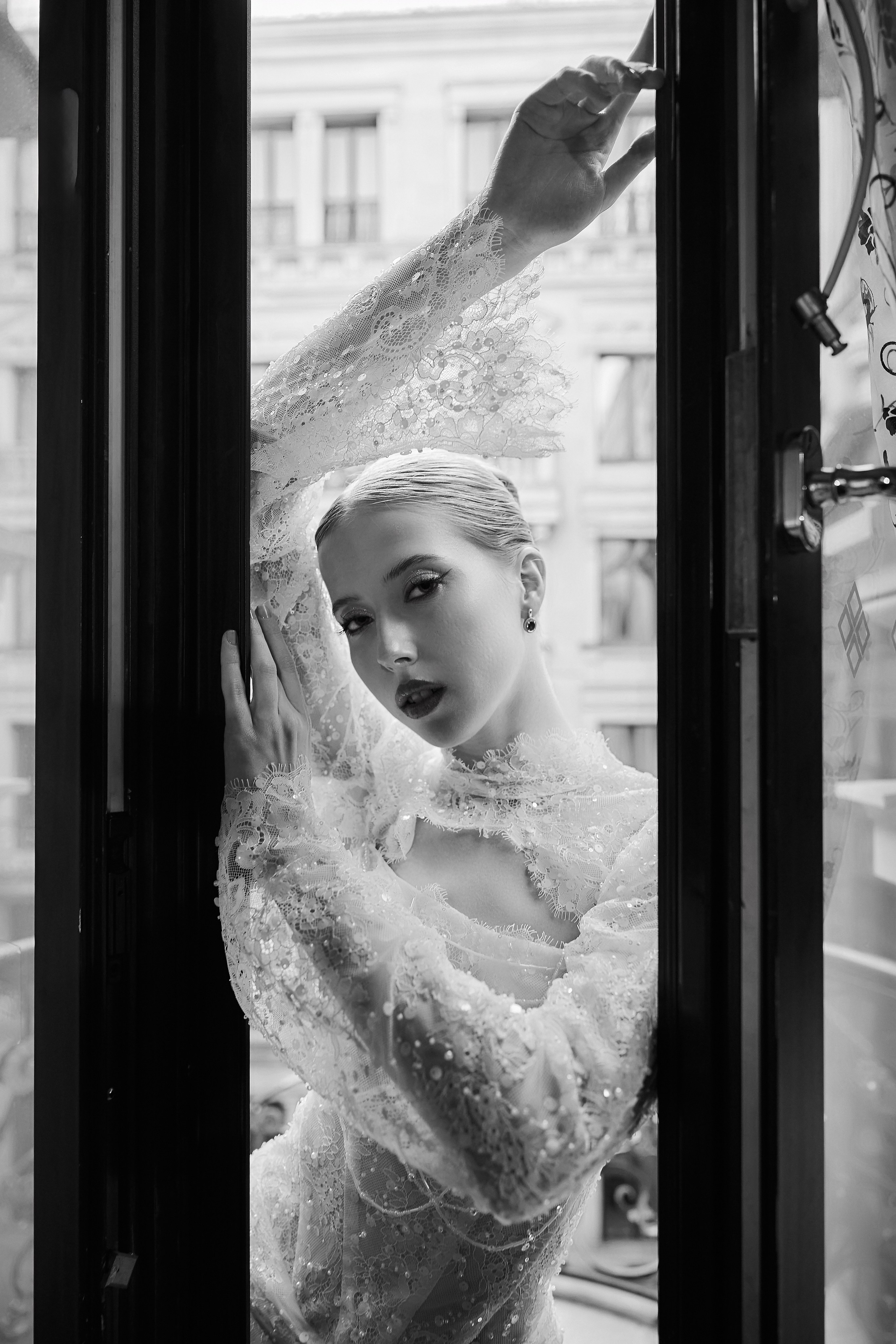 Вадим и Алина. Сборы в отеле St Regis. Свадебный фотограф в Москве и Подмосковье