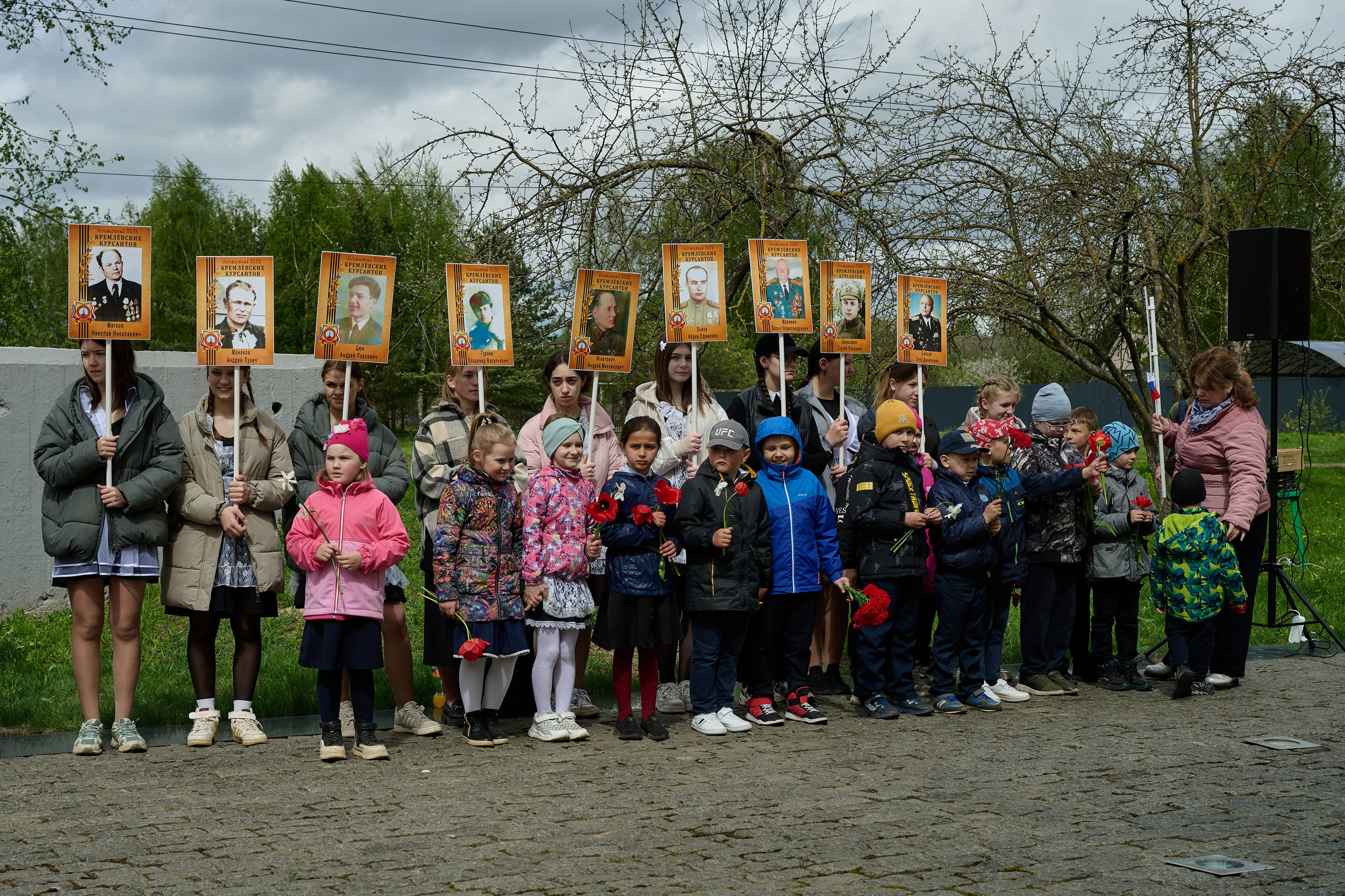 Памяти подвигу Кремлевских курсантов. Ярополец. Фотограф Роман Адлер