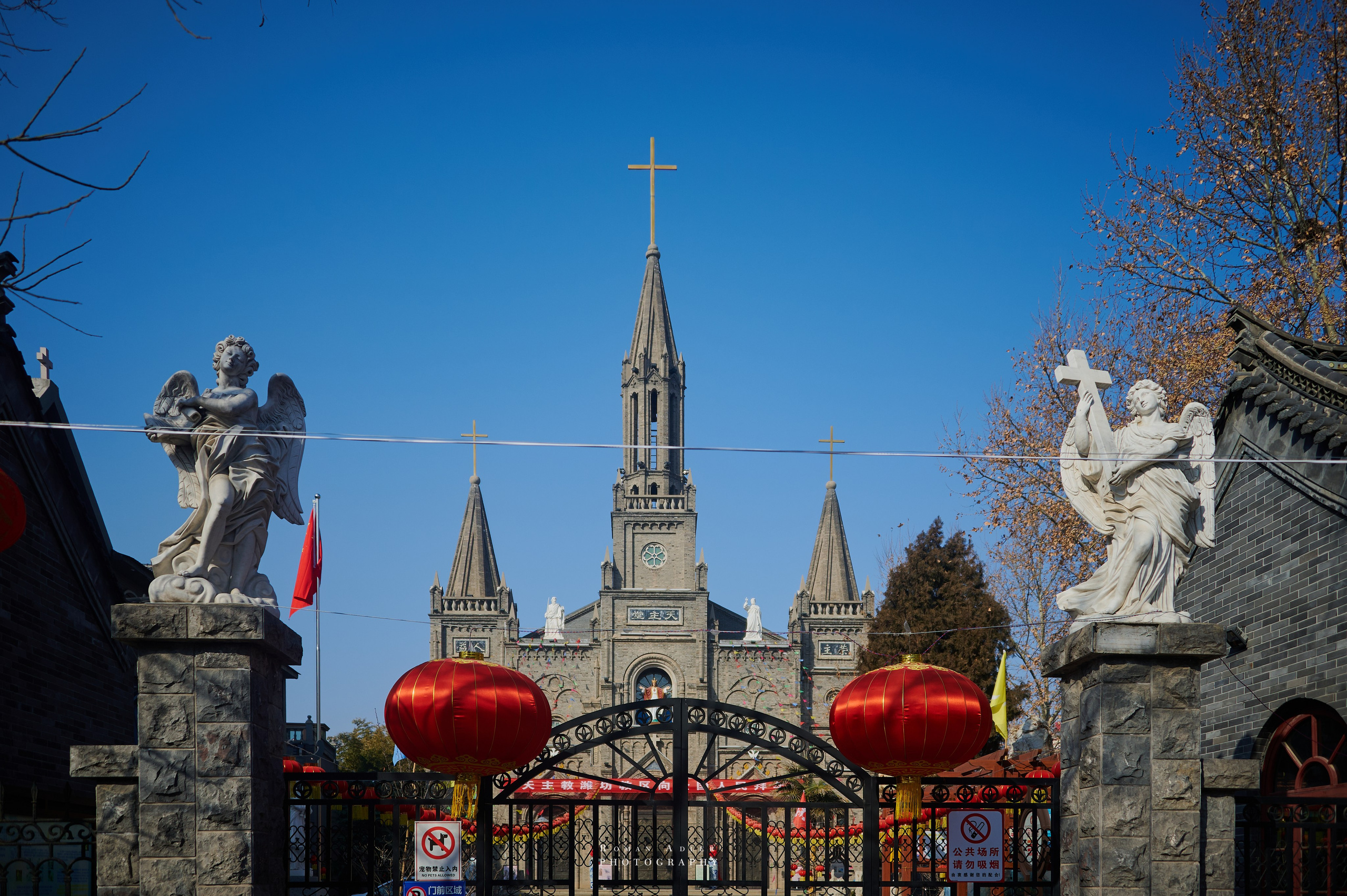 Новогодний парад в Цинчжоу. Китай. Фотограф Роман Адлер