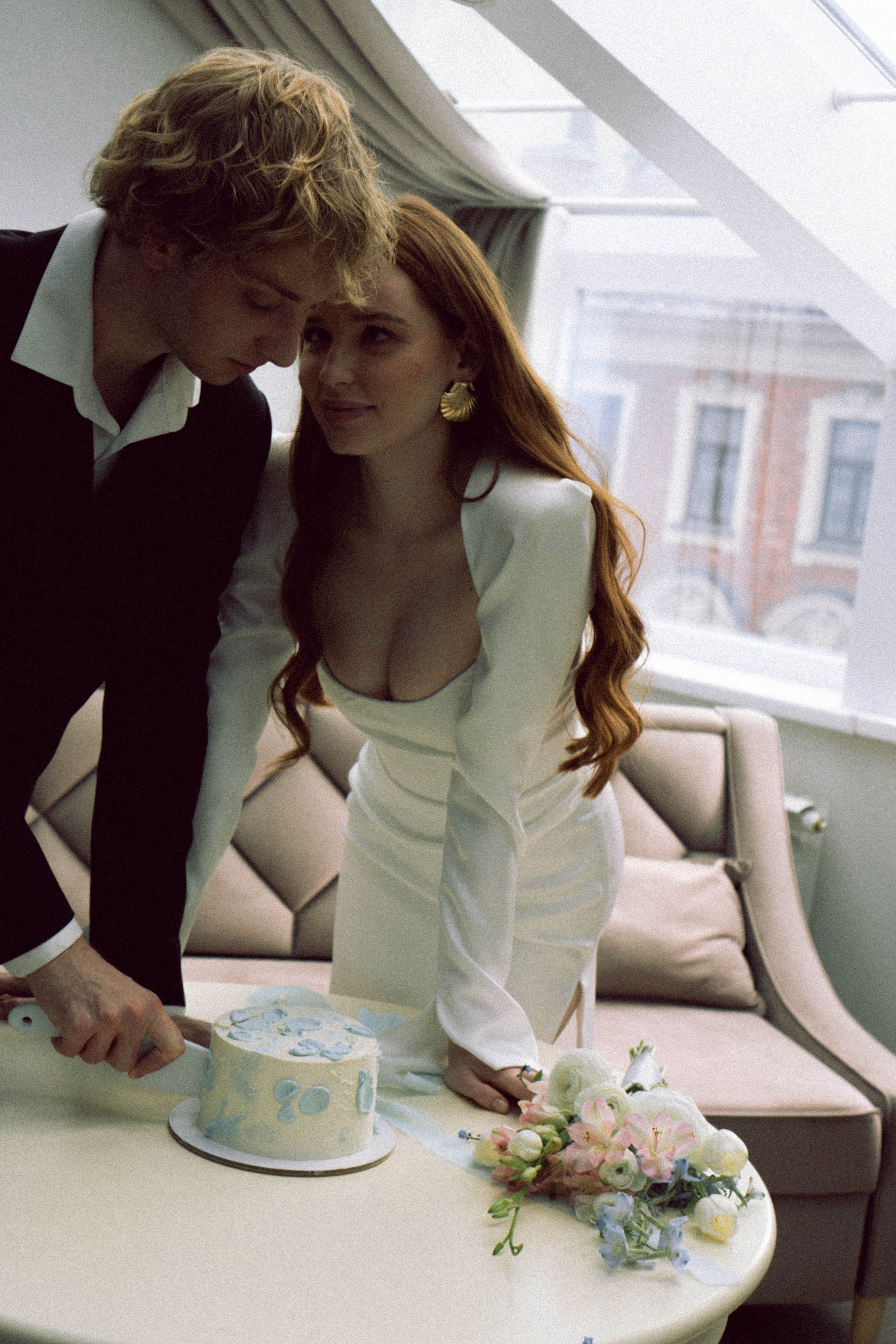 СВАДЕБНАЯ СЬЕМКА В ОТЕЛЕ. СБОРЫ ЖЕНИХА И НЕВЕСТЫ И ТАКЖЕ ТОР И ПОДГОТОВКА К ПРОГУЛКЕ. Профессиональный фотограф, Санкт-Петербург — Виктория Богомолова