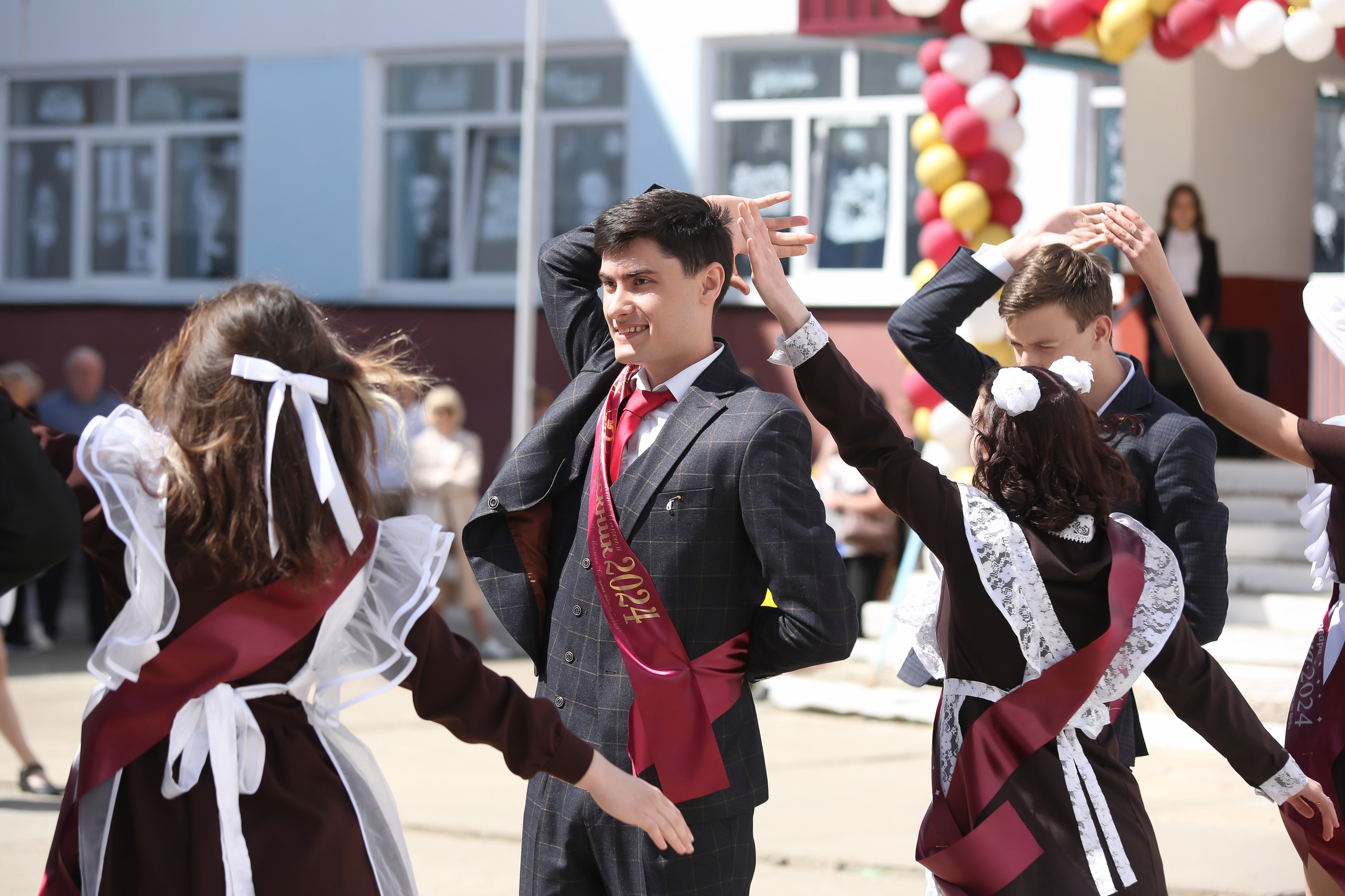 ЛИНЕЙКА «ПОСЛЕДНИЙ ЗВОНОК» 9 ШКОЛА 2024 г МЦЕНСК. ТВОЙ АЛЬБОМ / ТВОИ ПРАВИЛА