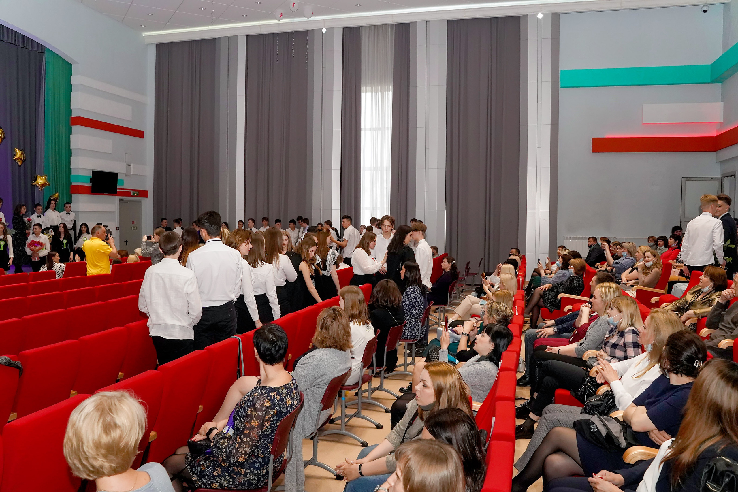 Звонок и выпускной. Фотограф, видеооператор Нина Коршунова