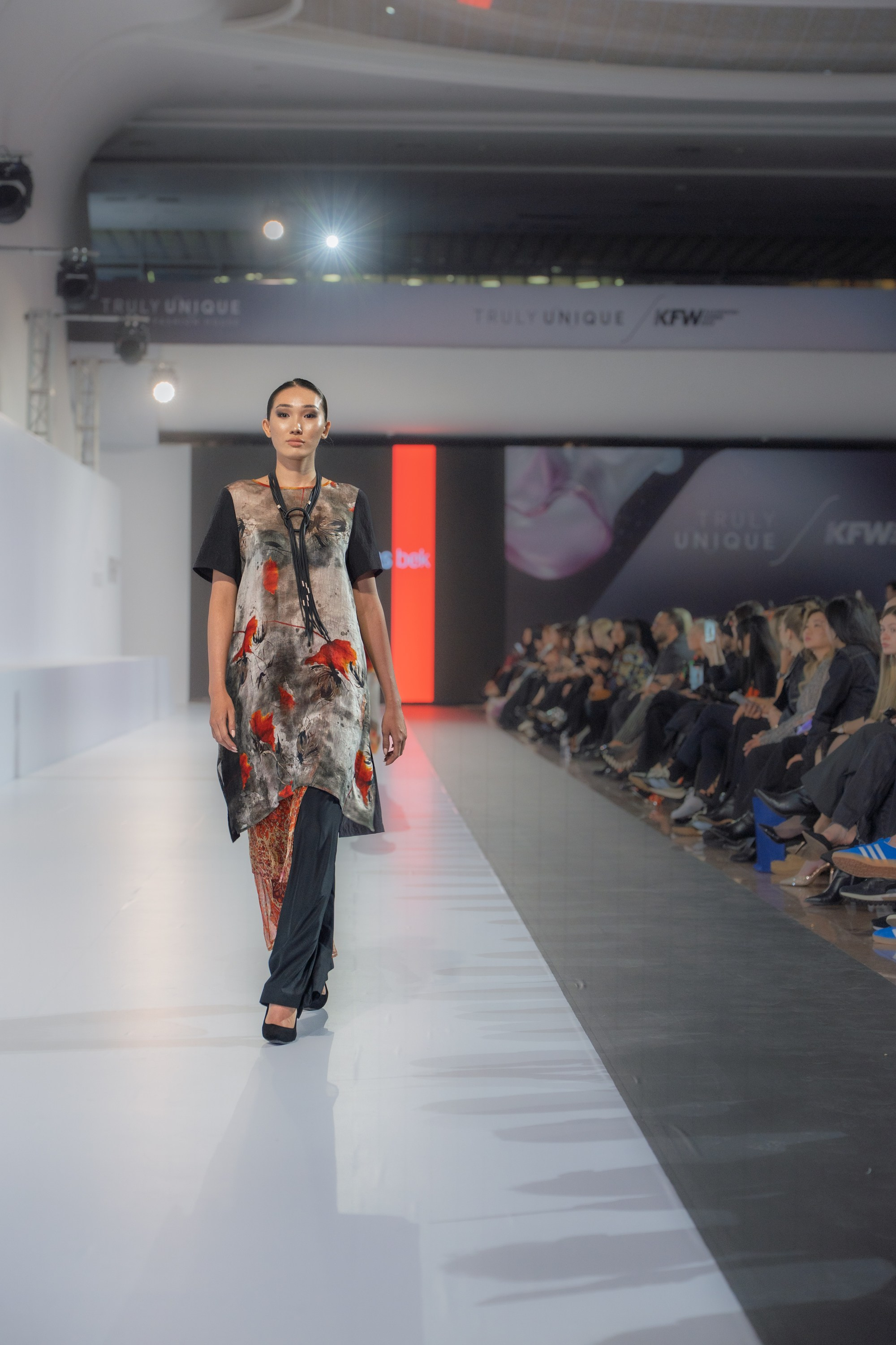 Yerlan Zholdasbek. Сайт Алматинского НЮ АРТ, будуар и фэшн фотографа Дениса Карпенко