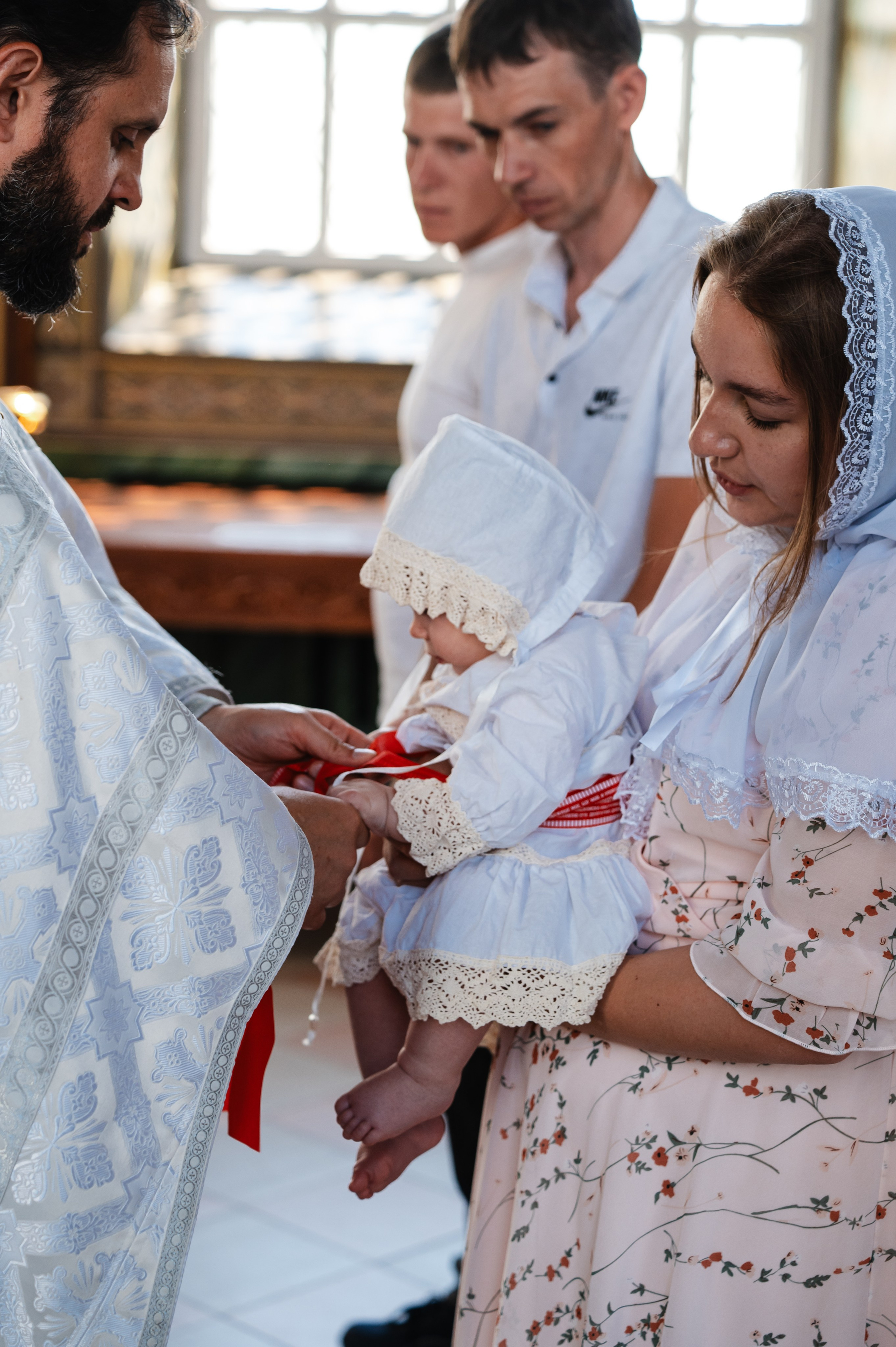 Таинство Крещения Дарьи (Храм Преполовения Пятидесятницы). Фотограф Ярута Оксана / Ростов-на-Дону