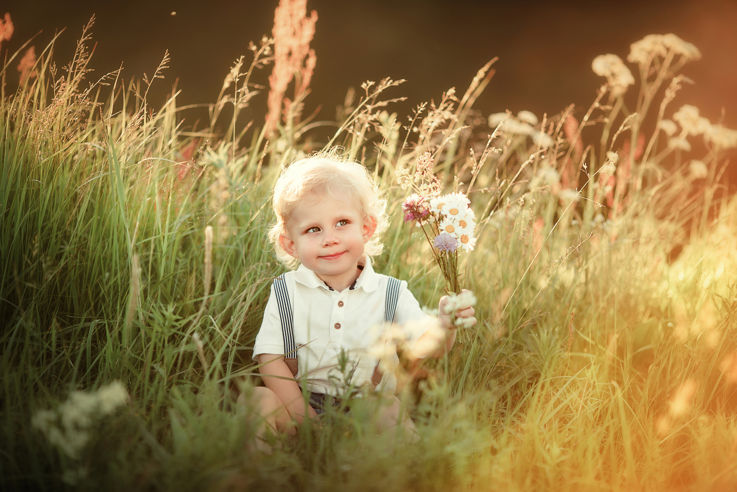 Прогулка в поле, Ленинградская область. Детский и семейный фотограф Муксимова Ирина