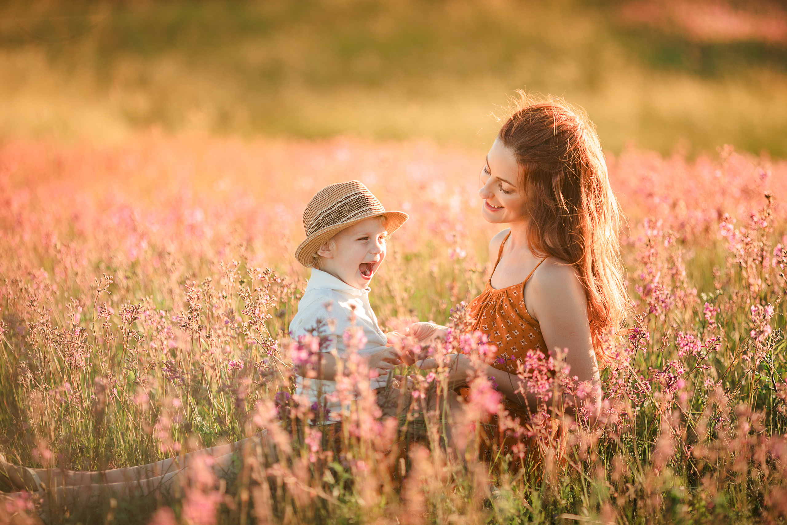 Прогулка в поле, Ленинградская область. Детский и семейный фотограф Муксимова Ирина