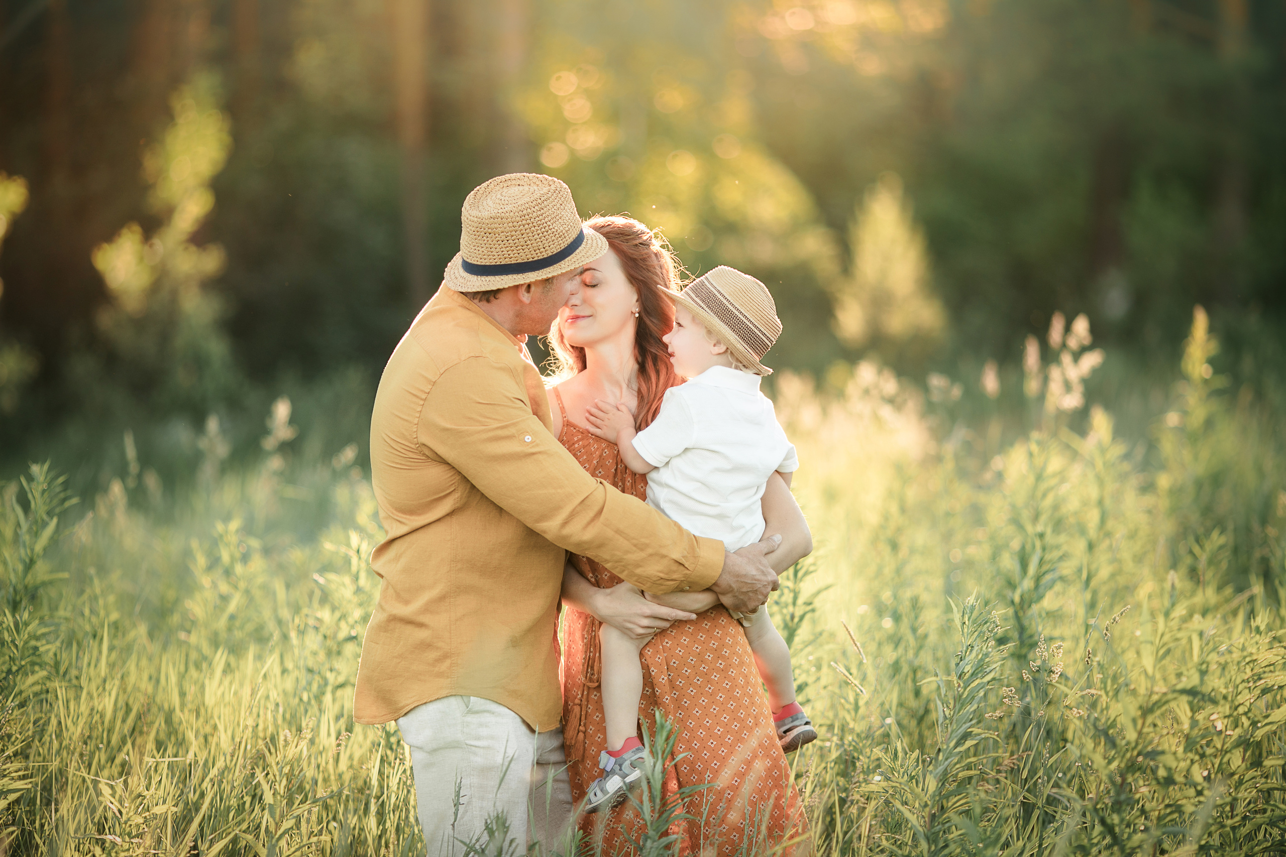 Прогулка в поле, Ленинградская область. Детский и семейный фотограф Муксимова Ирина