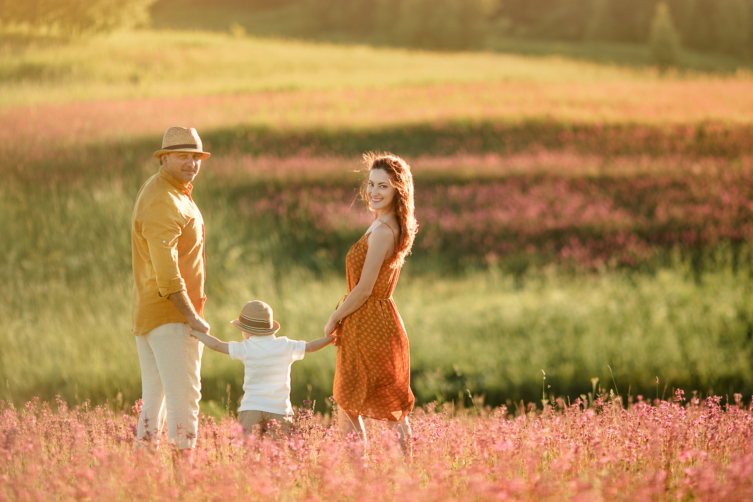 Прогулка в поле, Ленинградская область. Детский и семейный фотограф Муксимова Ирина