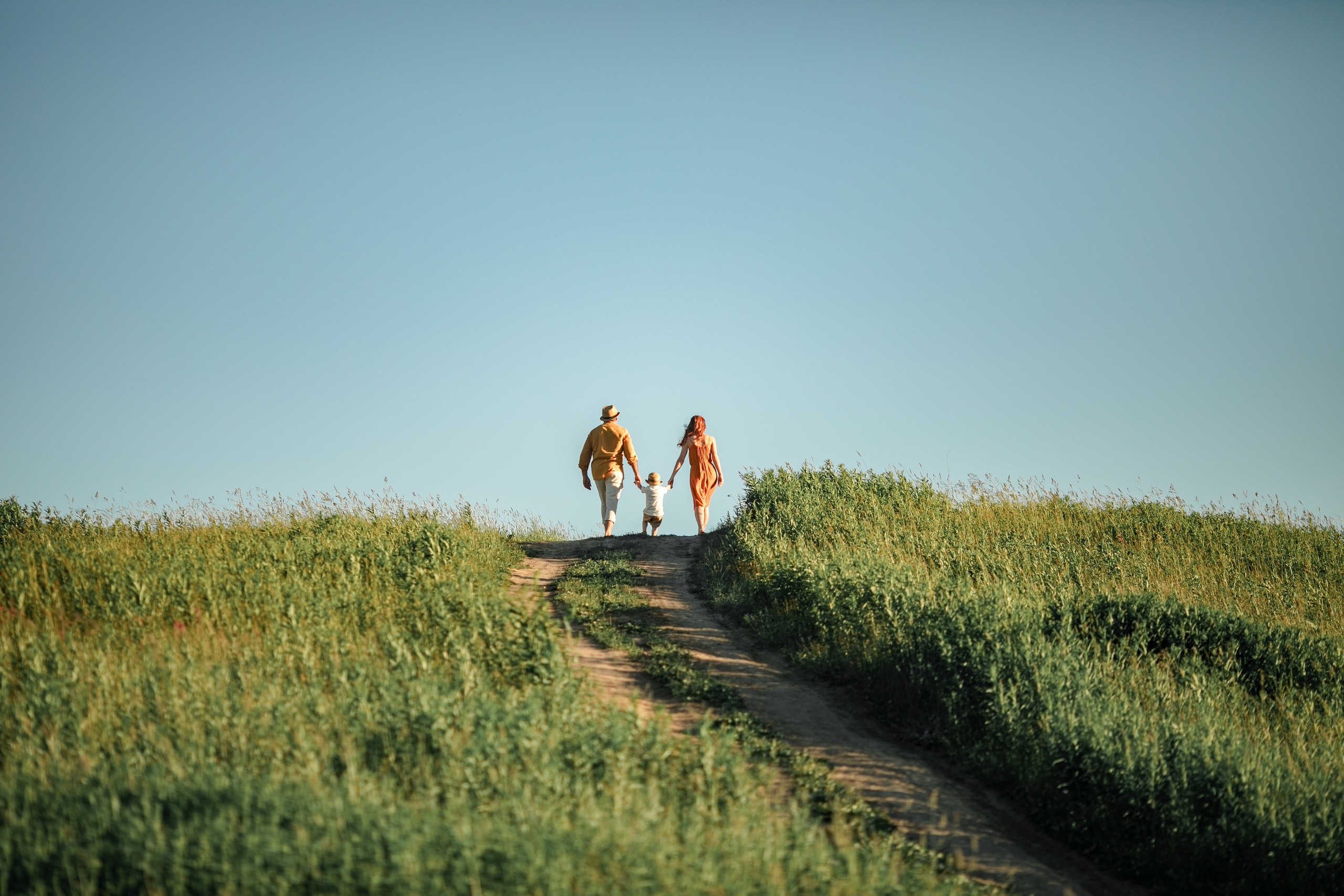 Прогулка в поле, Ленинградская область. Детский и семейный фотограф Муксимова Ирина