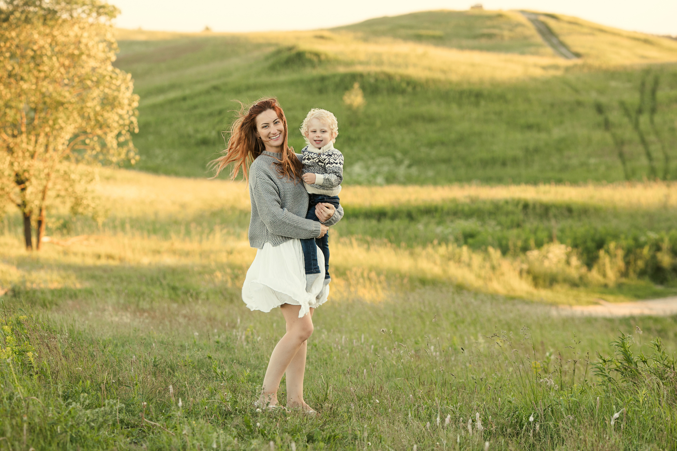 Прогулка в поле, Ленинградская область. Детский и семейный фотограф Муксимова Ирина