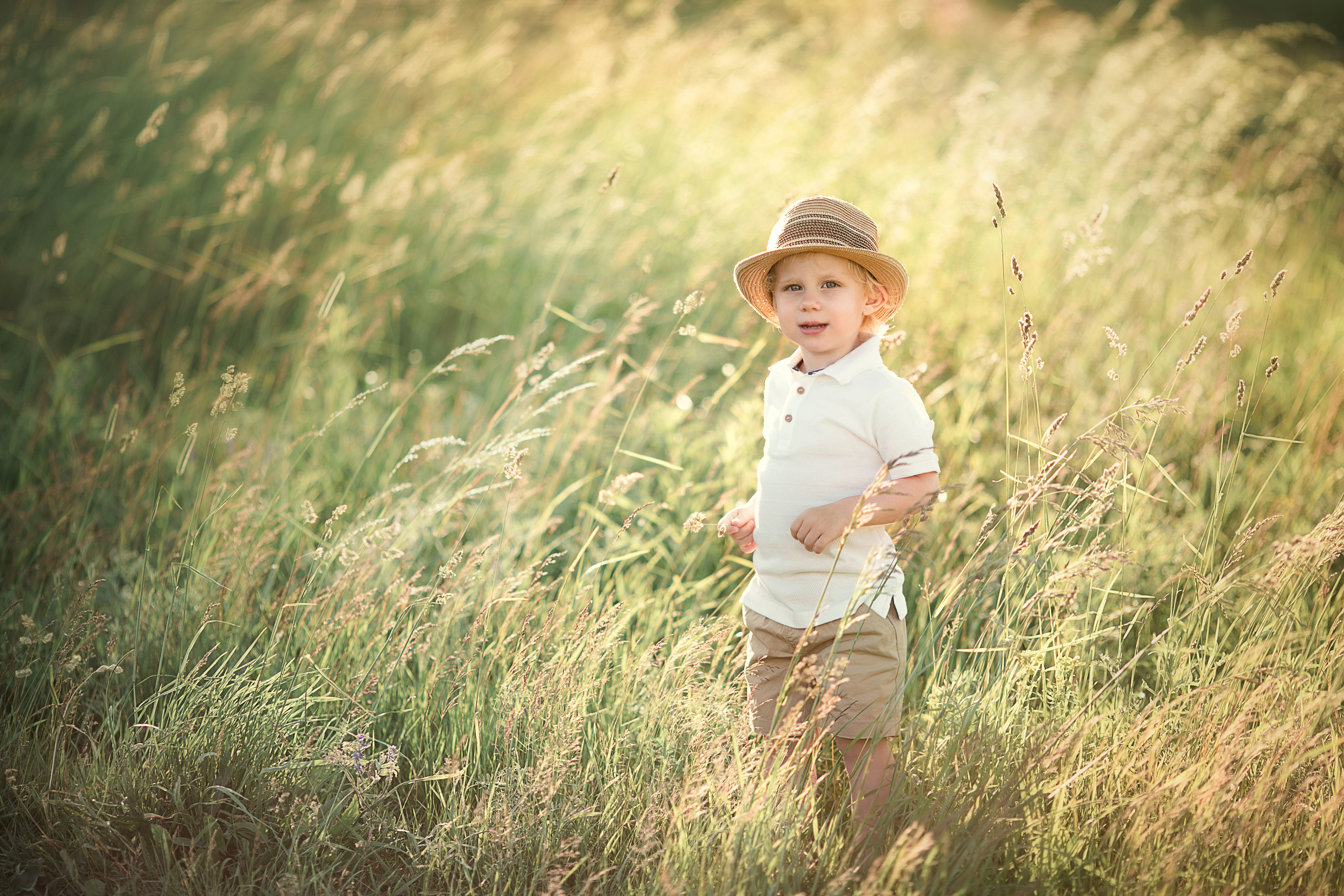 Прогулка в поле, Ленинградская область. Детский и семейный фотограф Муксимова Ирина