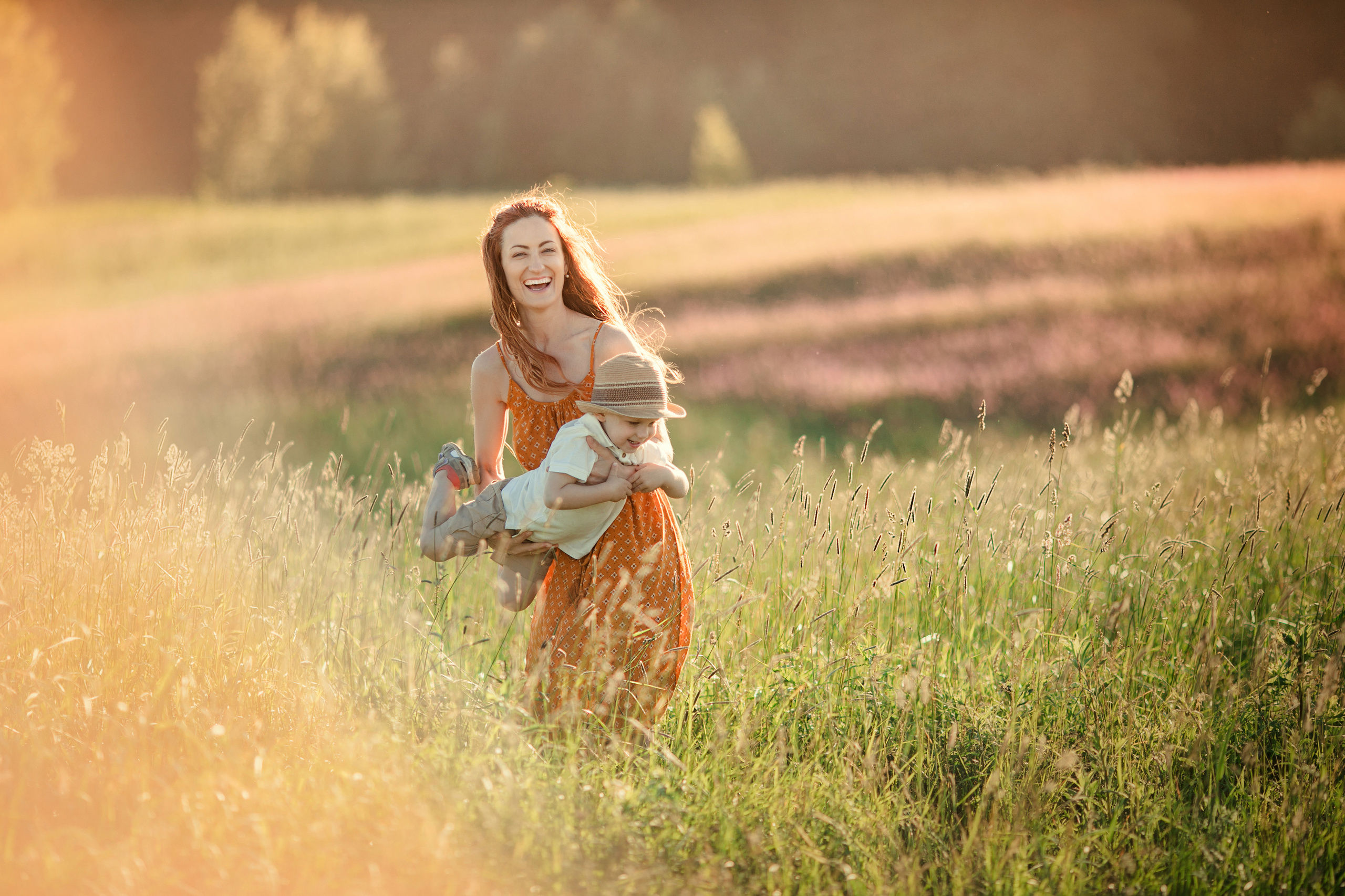 Прогулка в поле, Ленинградская область. Детский и семейный фотограф Муксимова Ирина