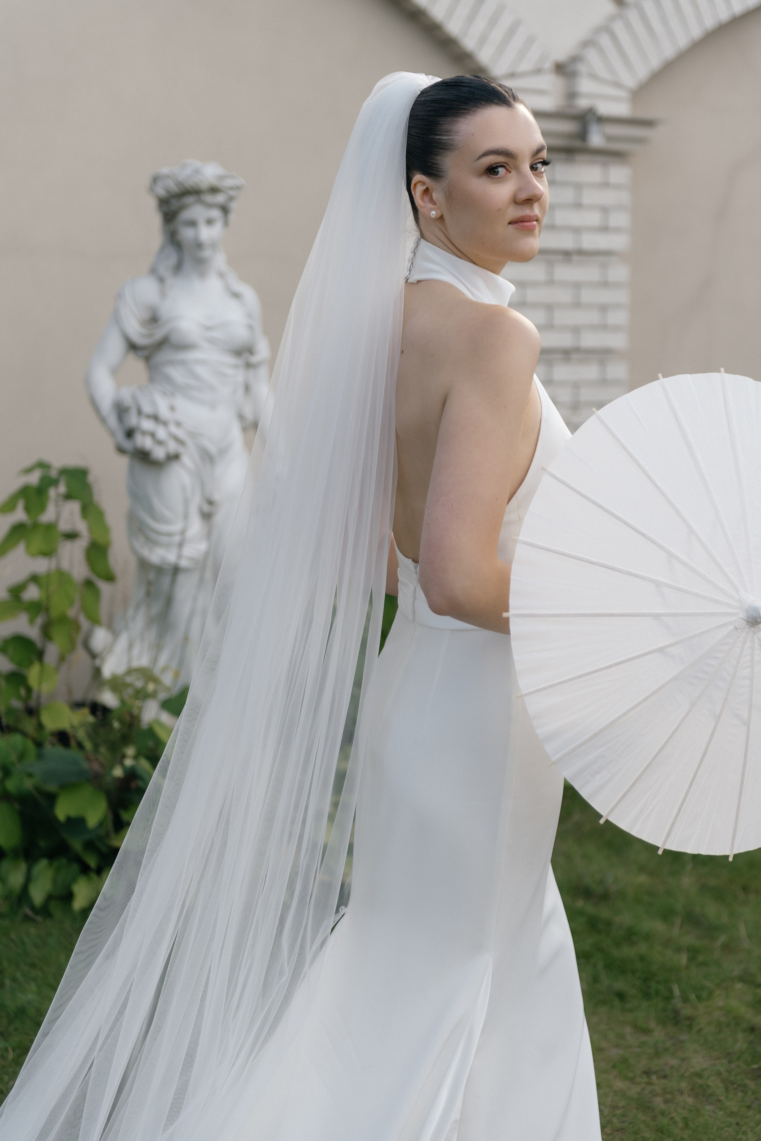Wedding day in VERSAL PARK. Wedding PHOTOGRAPHER Andrew Vnukov