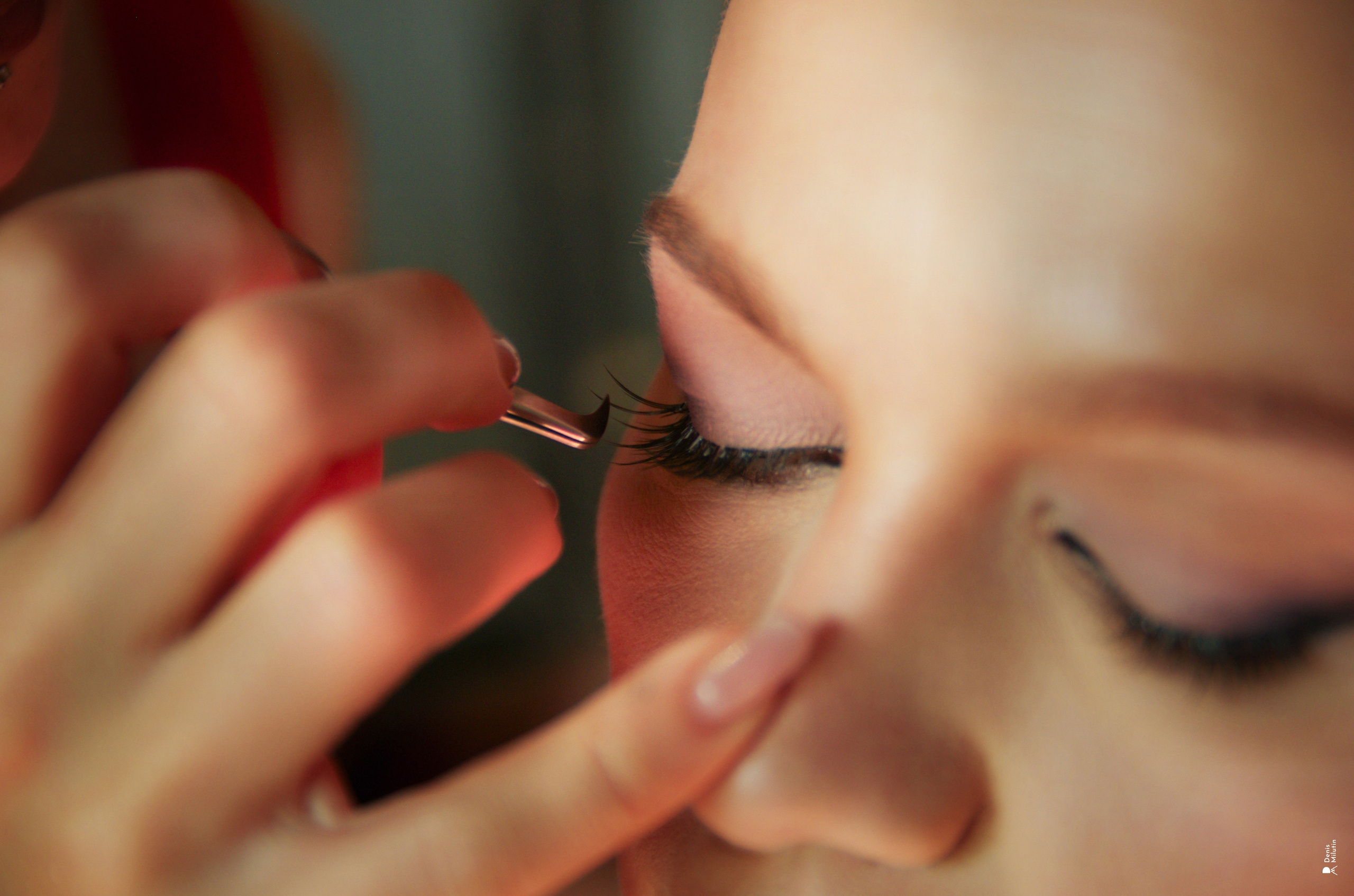 В студии ProMak. Портретный фотограф Денис Милютин