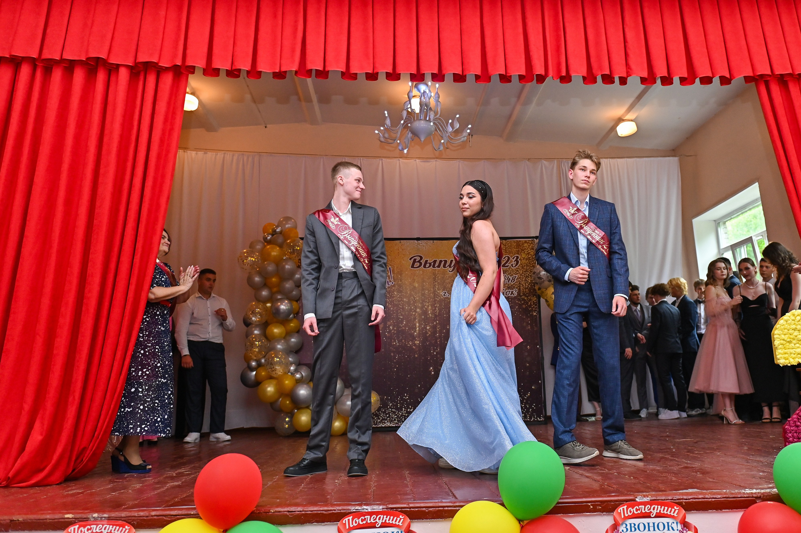 Выпускной школа 48. Семейный и свадебный фотограф во Владивостоке