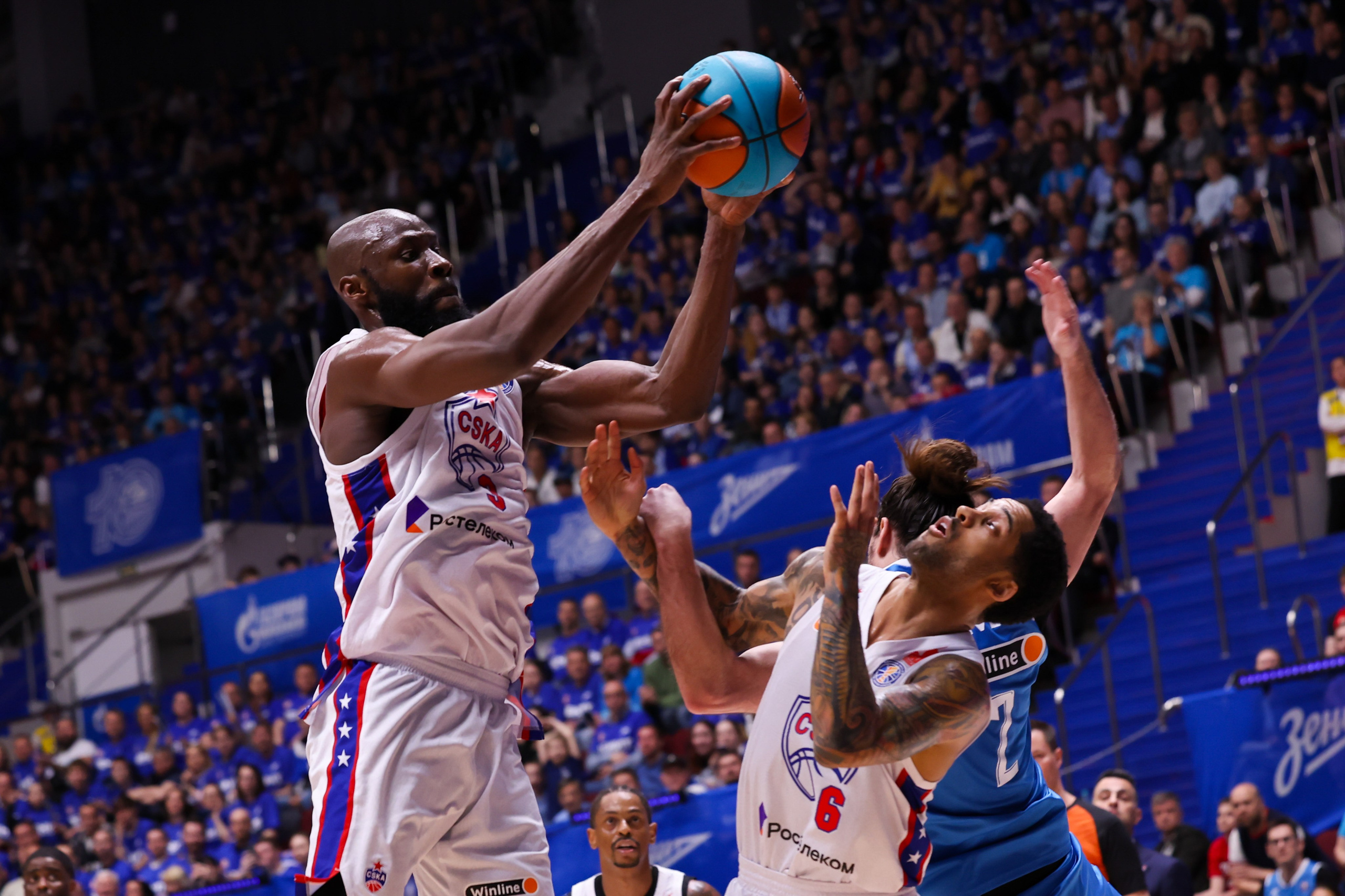 БК «Зенит» — БК «ЦСКА» финал ЕЛ ВТБ 1 игра 27.05.2025. Спортивный и репортажный фотограф Антон Тереханов